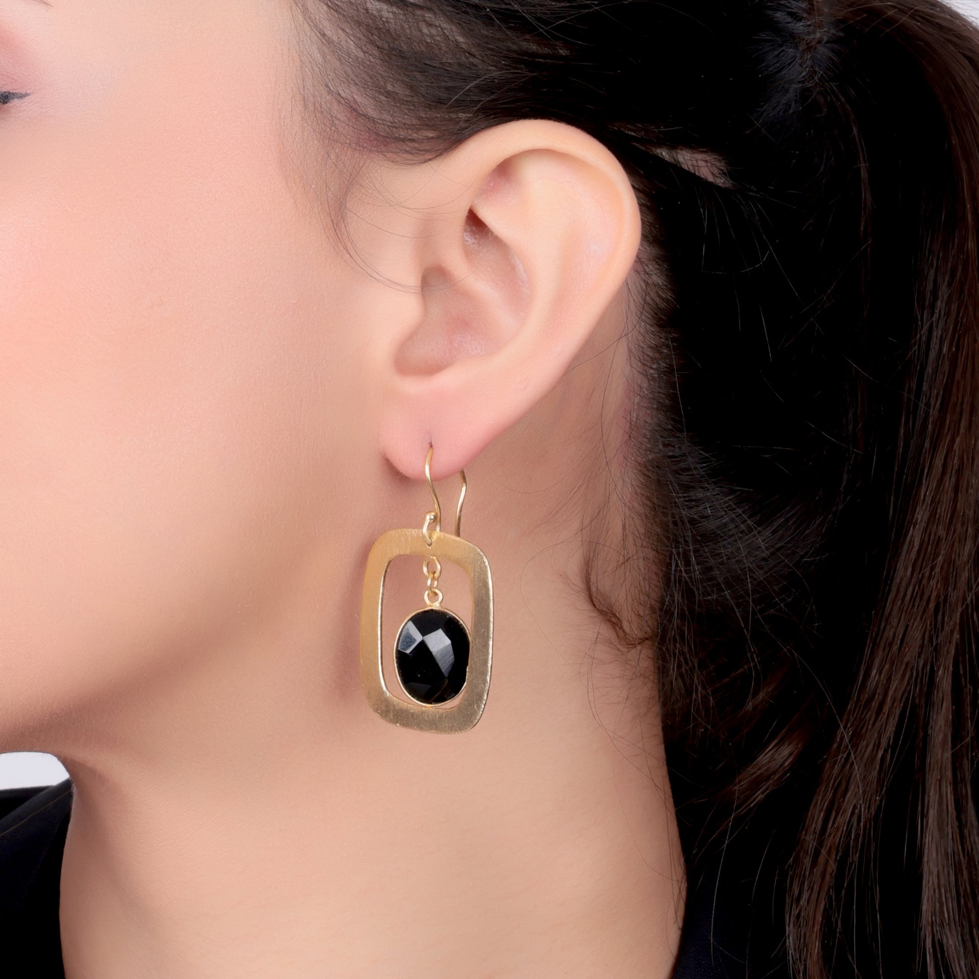 Dua Black Onyx Oval Earrings – Handmade 12x15mm Natural Gemstone Gold-Plated Brass Earrings