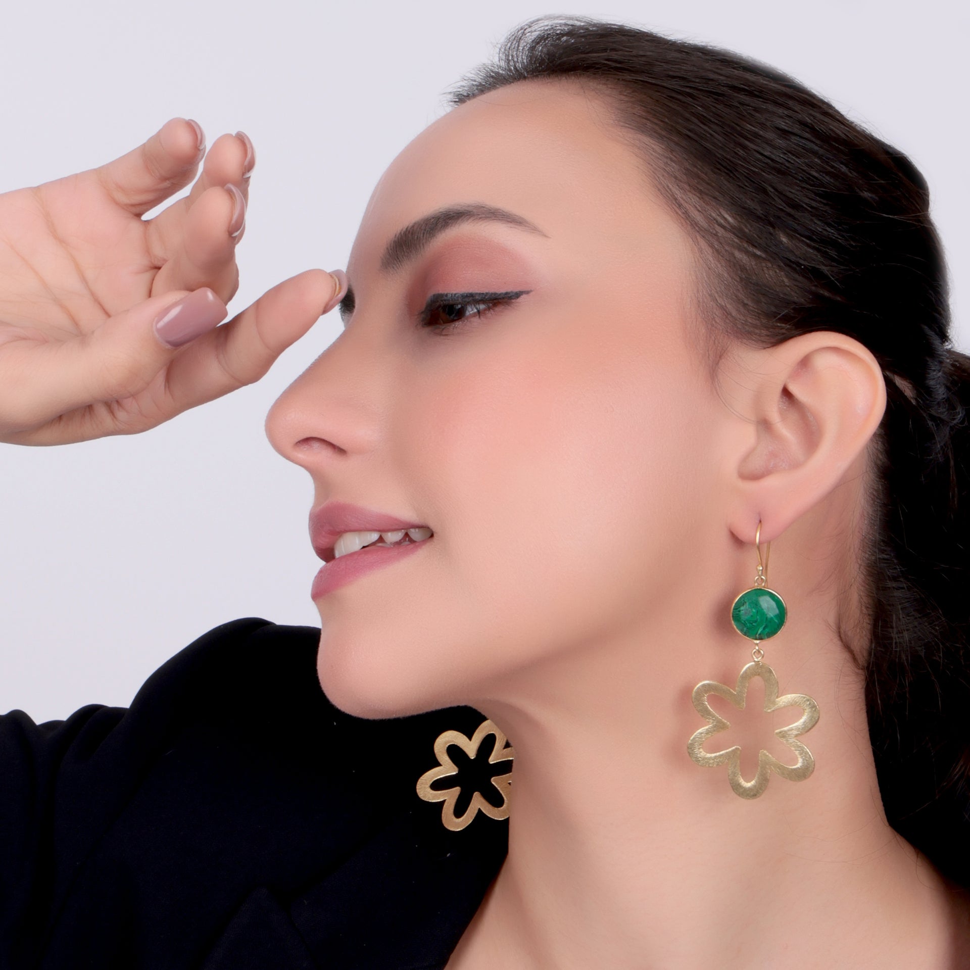 Dua Malachite Flower Earrings – Handmade 14mm Natural Green Gemstone Round Earrings