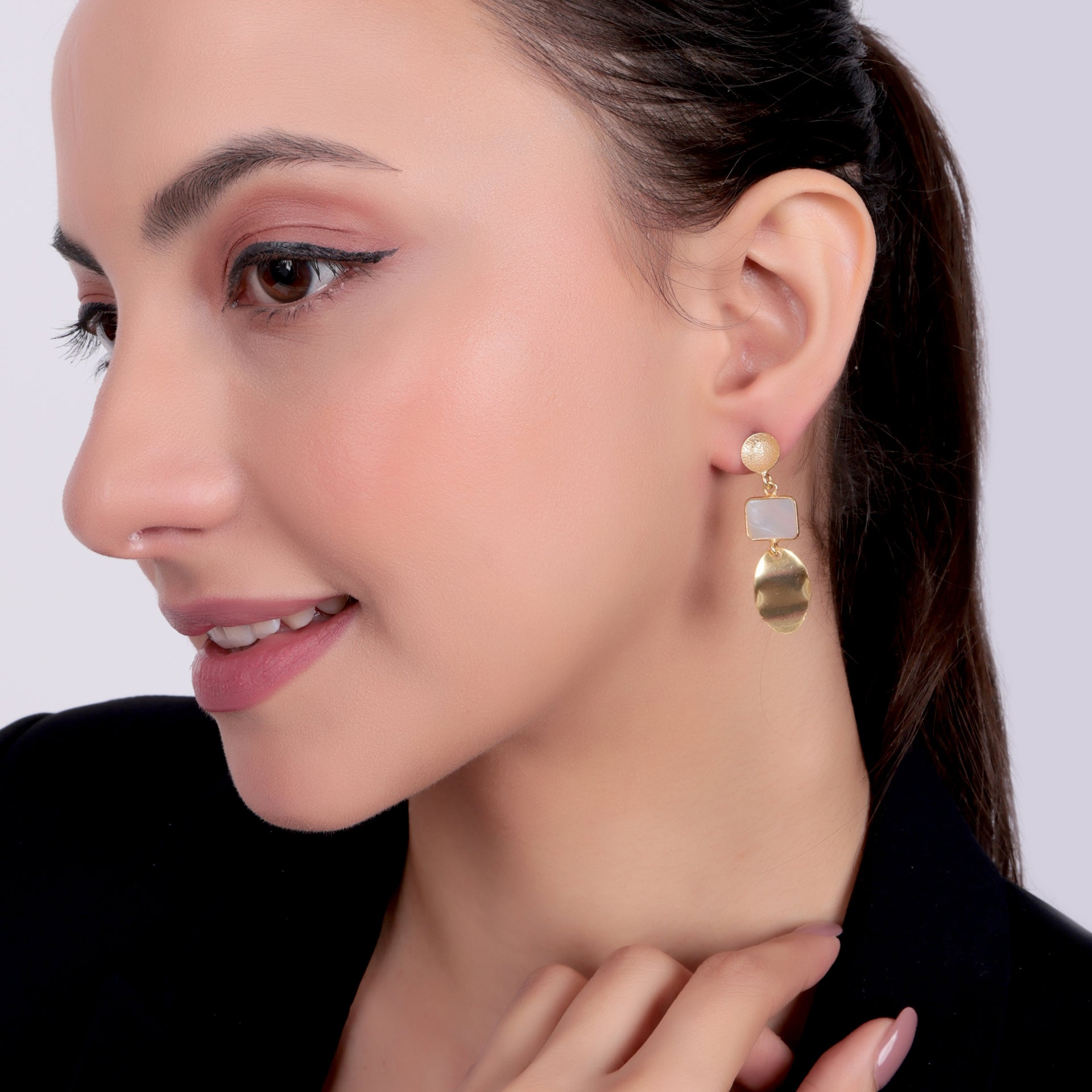 Dua Mother of Pearl Rectangle Earrings – Handmade 8x10mm Natural Pearl Gemstone Earrings