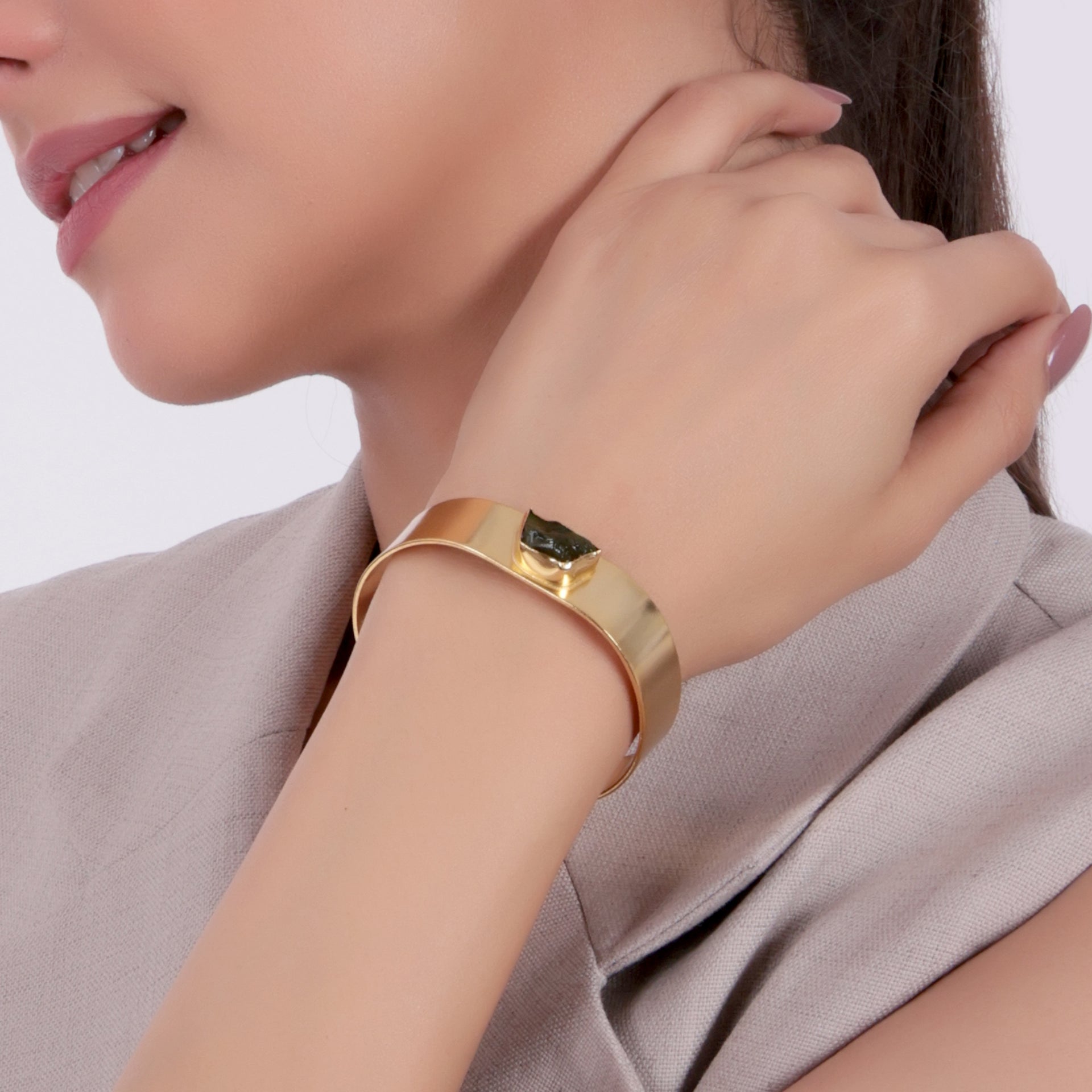 Dua Handmade Peridot Rough Stone Bracelet – 12mm Natural Green Crystal Raw Gemstone Healing Jewelry for Women