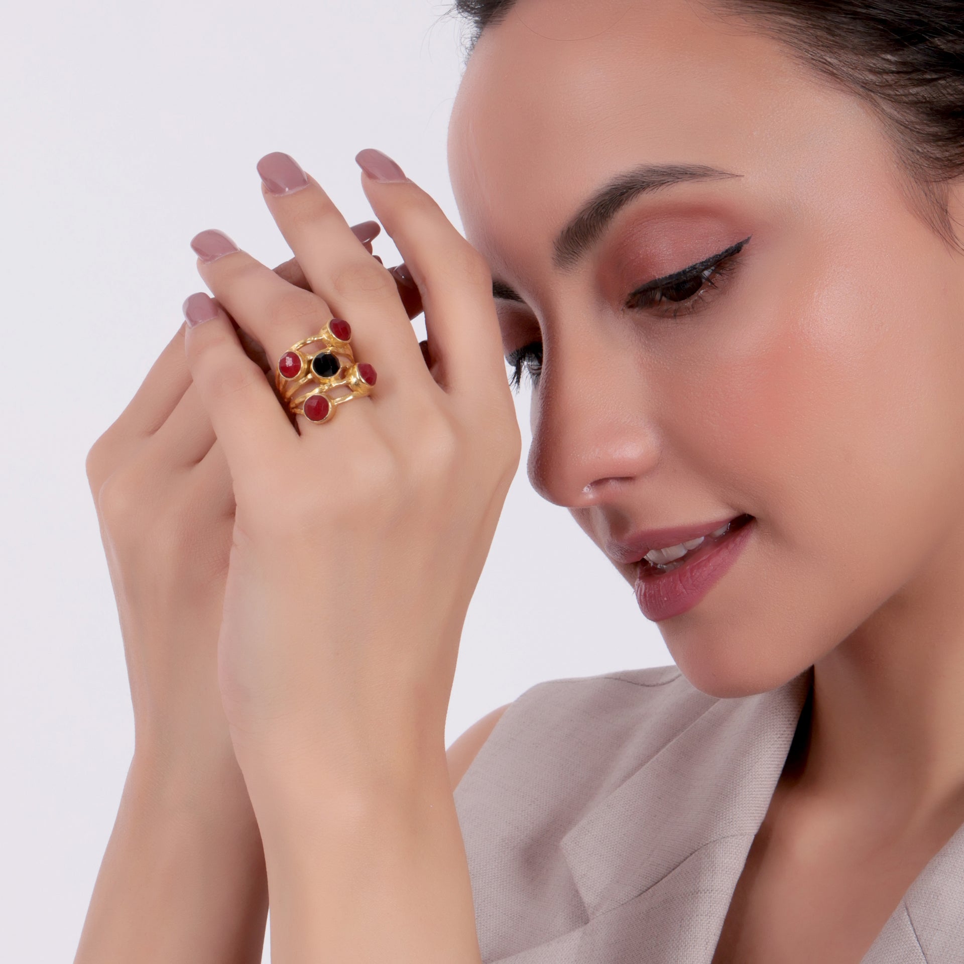 Dua Handmade Red Jade & Black Onyx Ring 6mm – Multicolor Adjustable Gold-Plated Statement Gemstone Ring