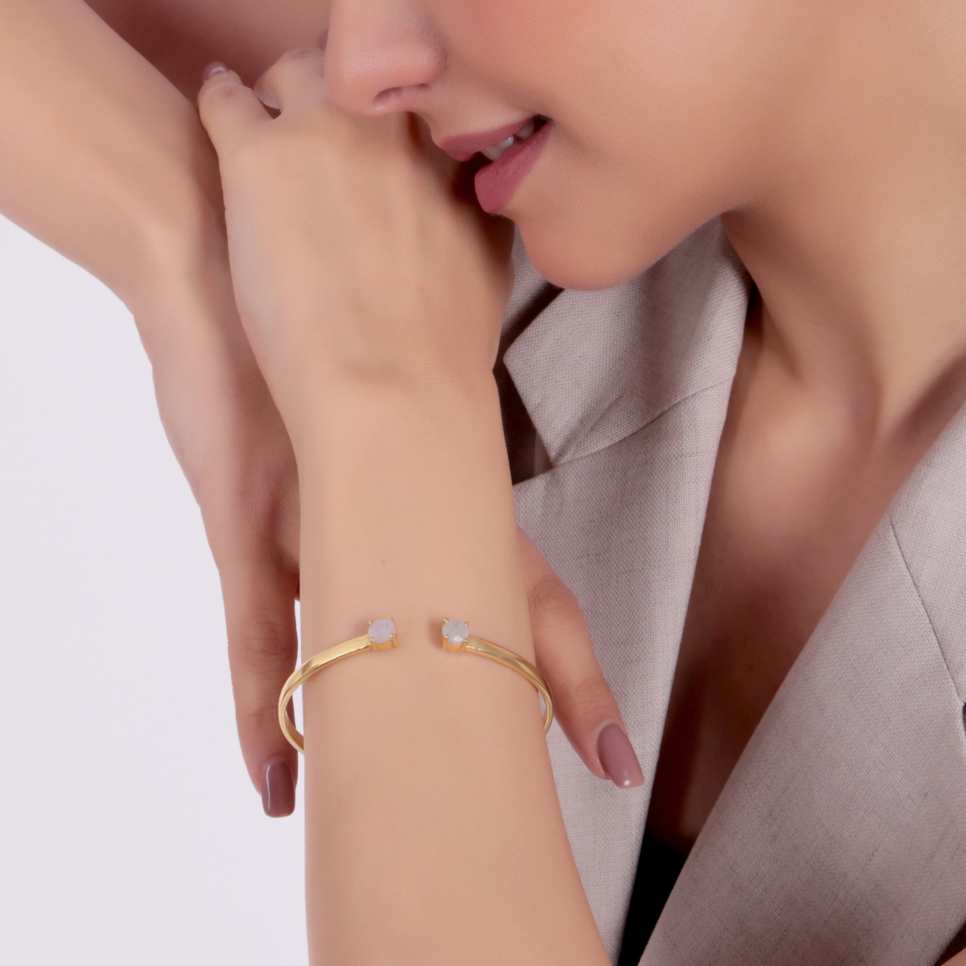 Dua Handmade Rainbow Moonstone Bracelet – 6mm Natural Round Moonstone Crystal Bracelet with Soothing Energy