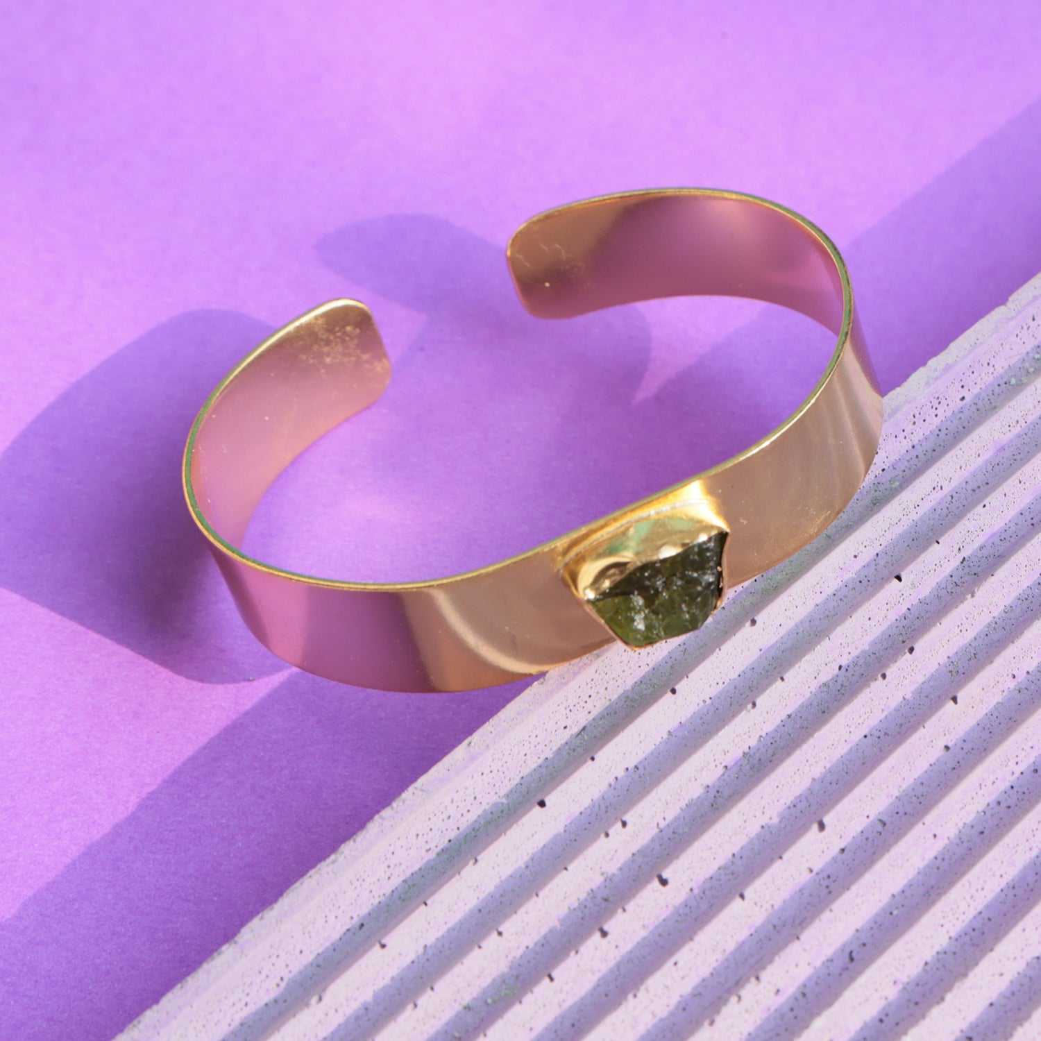 Dua Handmade Peridot Rough Stone Bracelet – 12mm Natural Green Crystal Raw Gemstone Healing Jewelry for Women