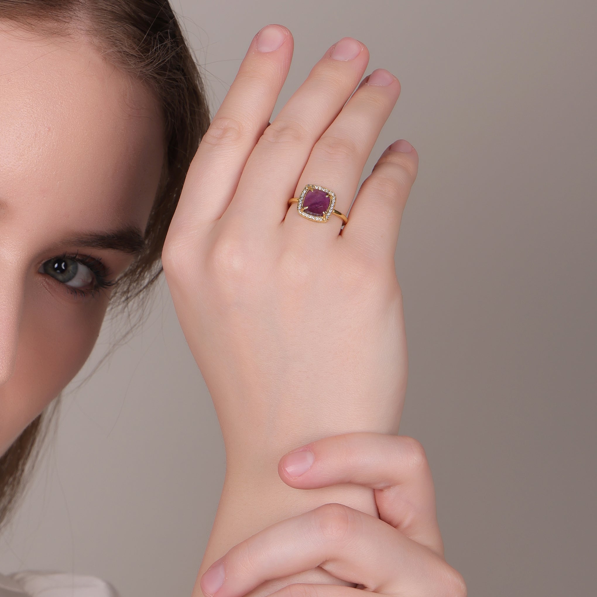 Dua Amethyst Gold-Plated Adjustable Cushion Ring – Purple Gemstone Contemporary Jewelry