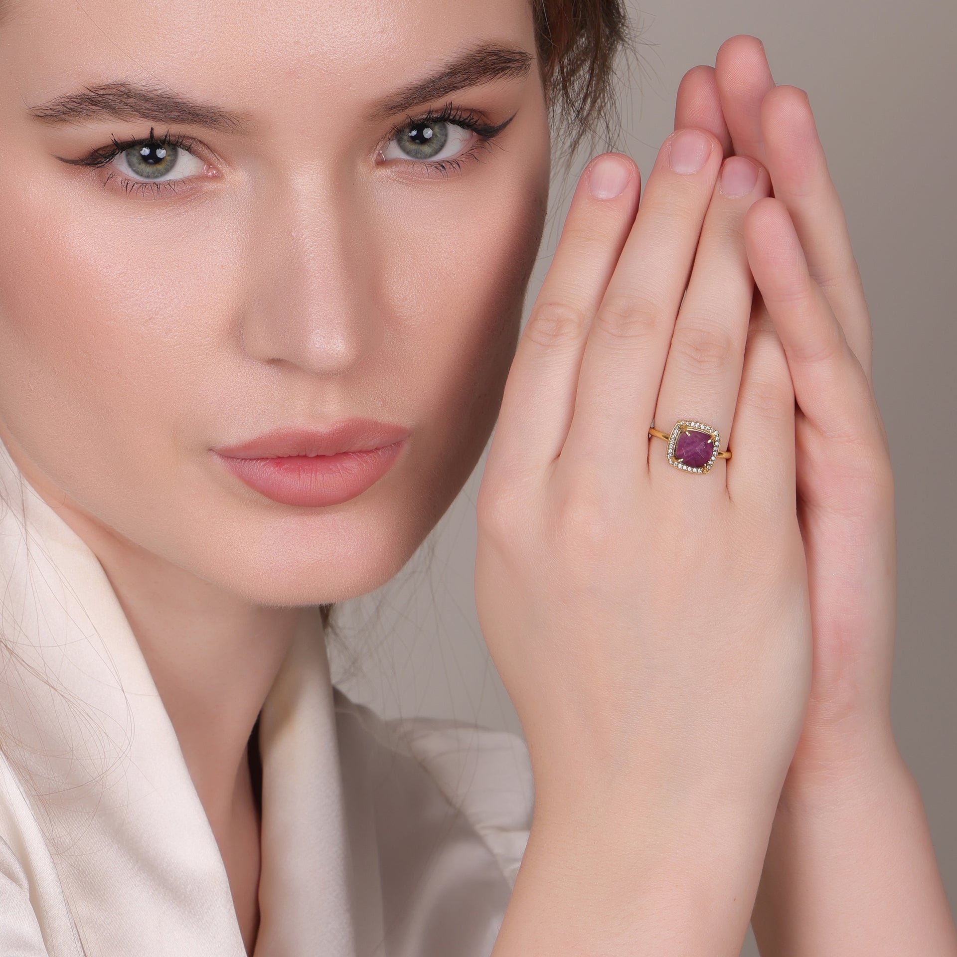 Dua Amethyst Gold-Plated Adjustable Cushion Ring – Purple Gemstone Contemporary Jewelry