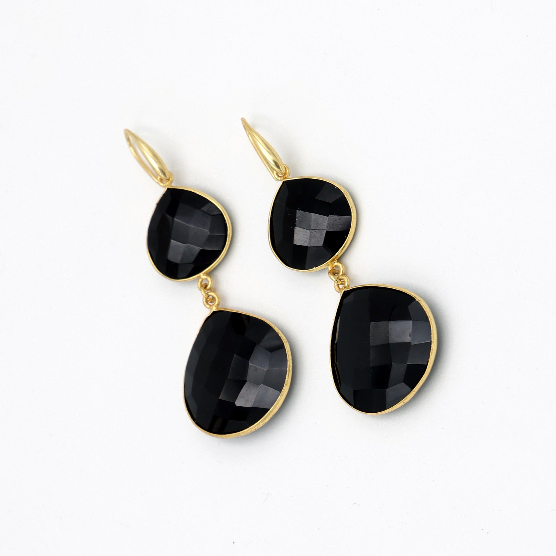 Dua Black Onyx Heart Earrings – Handmade Gold-Plated Minimal Jewelry - Dua Online