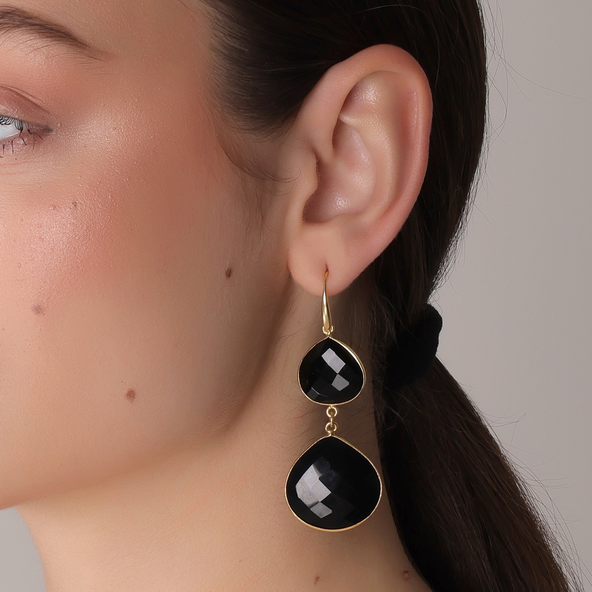 Dua Black Onyx Heart Earrings – Handmade Gold-Plated Minimal Jewelry - Dua Online