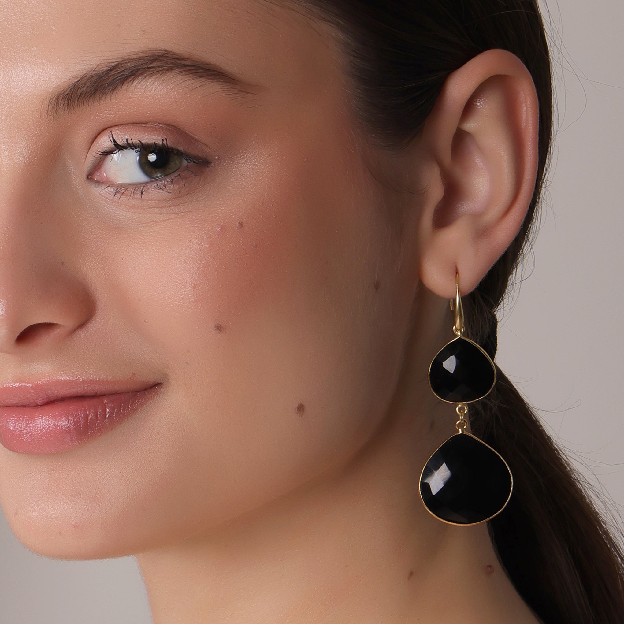 Dua Black Onyx Heart Earrings – Handmade Gold-Plated Minimal Jewelry - Dua Online