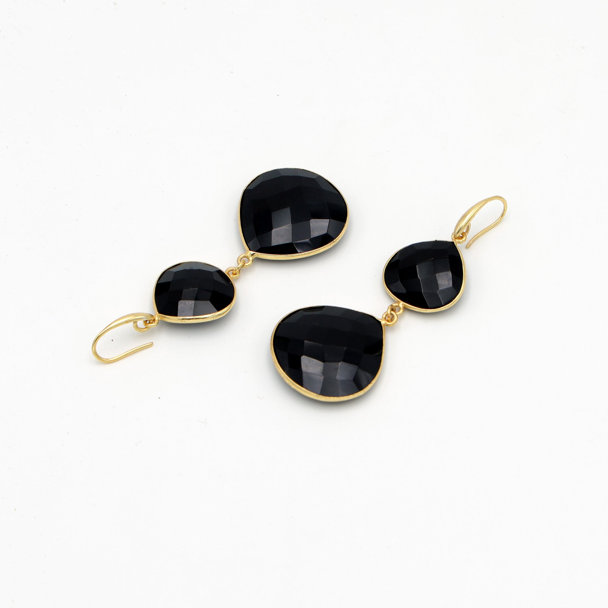 Dua Black Onyx Heart Earrings – Handmade Gold-Plated Minimal Jewelry - Dua Online