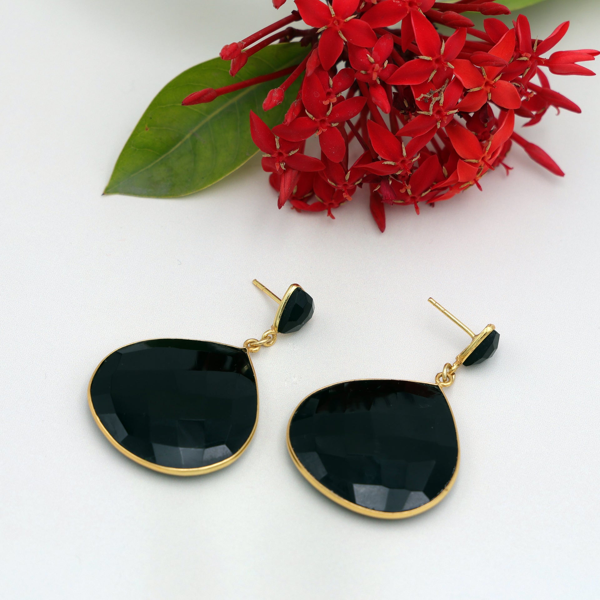DuaBlackOnyxHeartTrillionEarrings_HandmadeGold-PlatedElegantJewelry_6