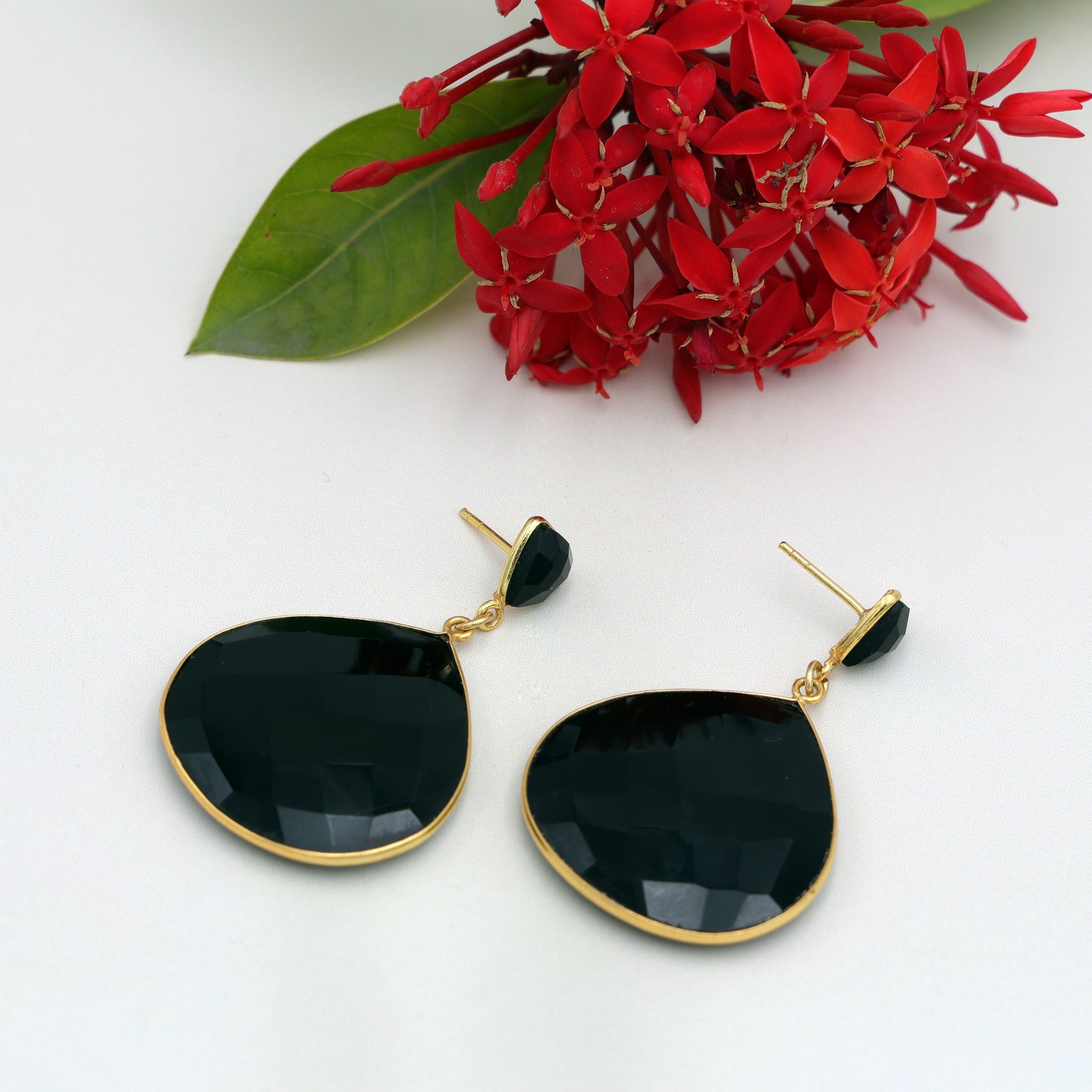 DuaBlackOnyxHeartTrillionEarrings_HandmadeGold-PlatedElegantJewelry_6