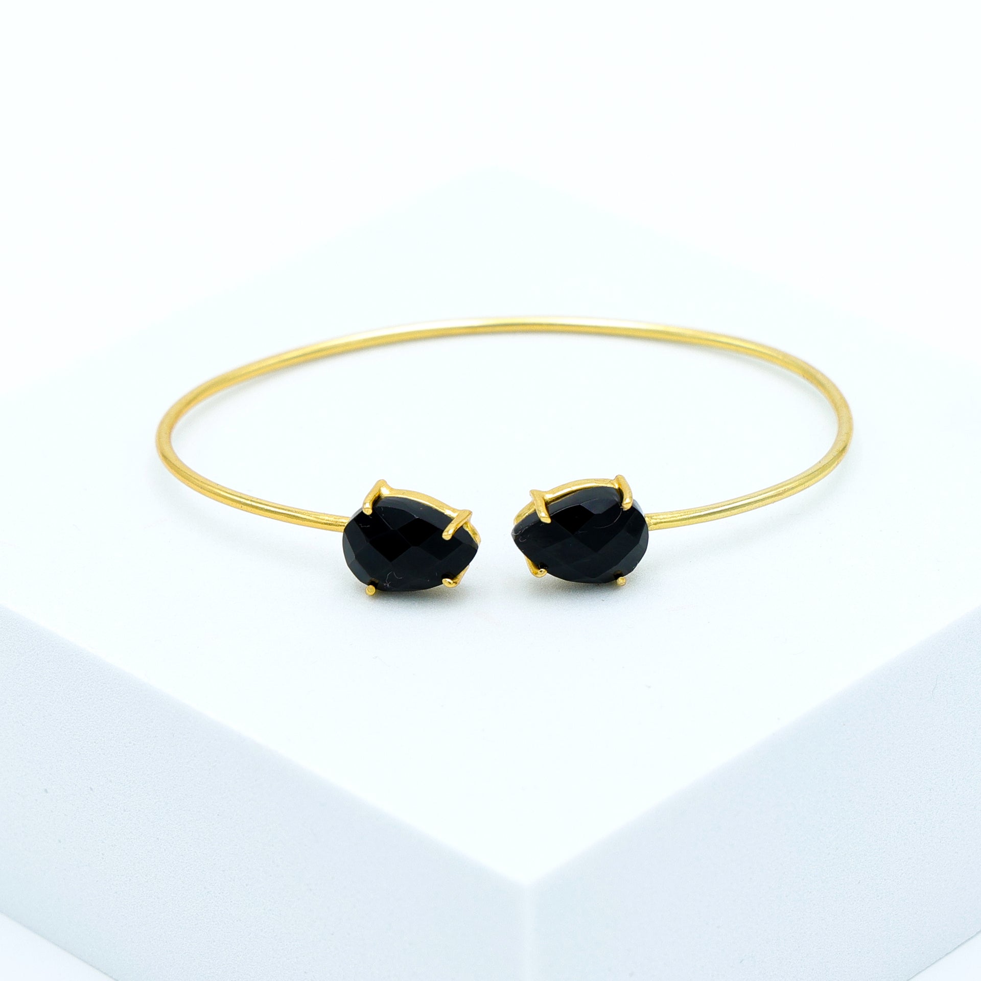 DuaBlackOnyxPearBangle_ModernGold-PlatedAgateGemstoneBracelet