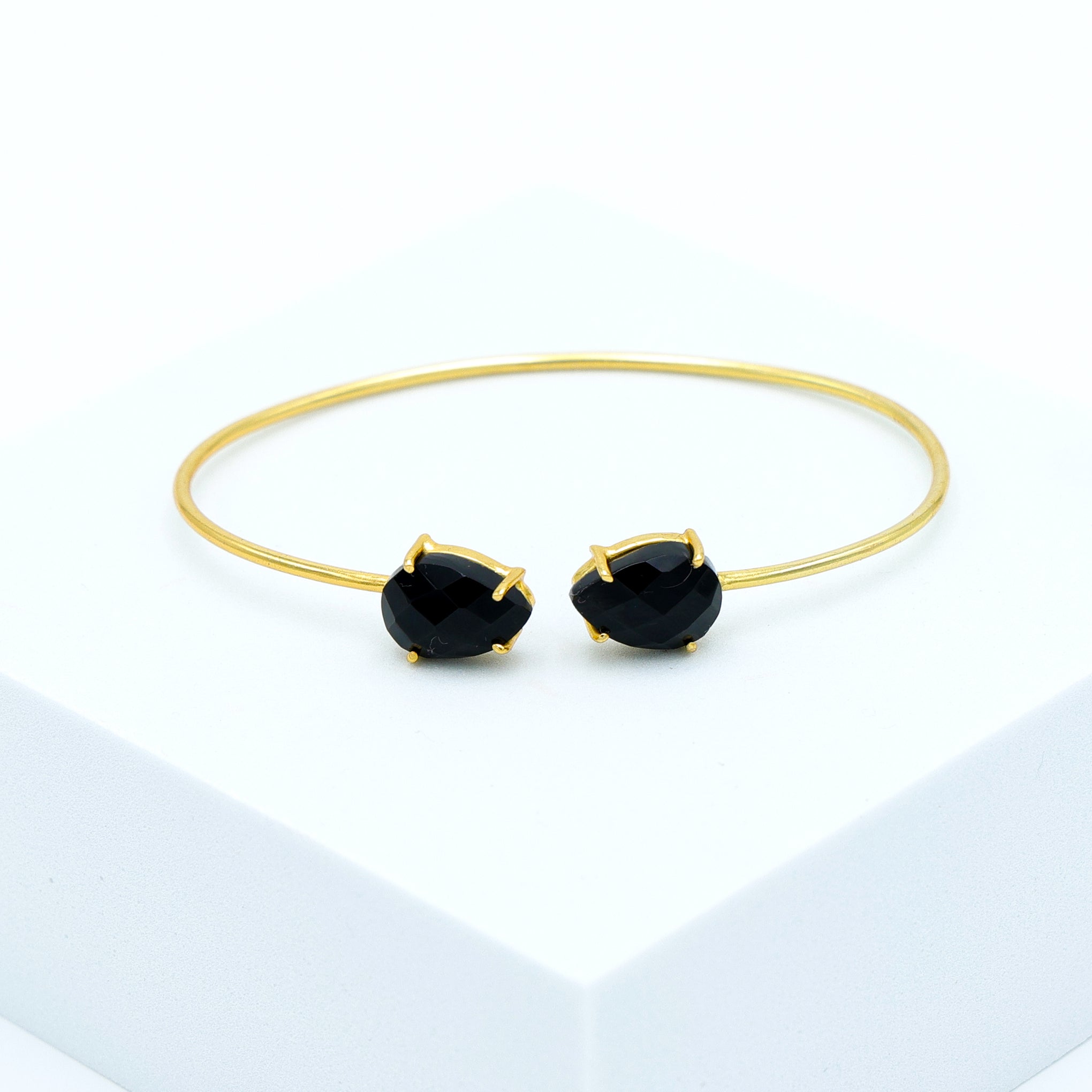 DuaBlackOnyxPearBangle_ModernGold-PlatedAgateGemstoneBracelet