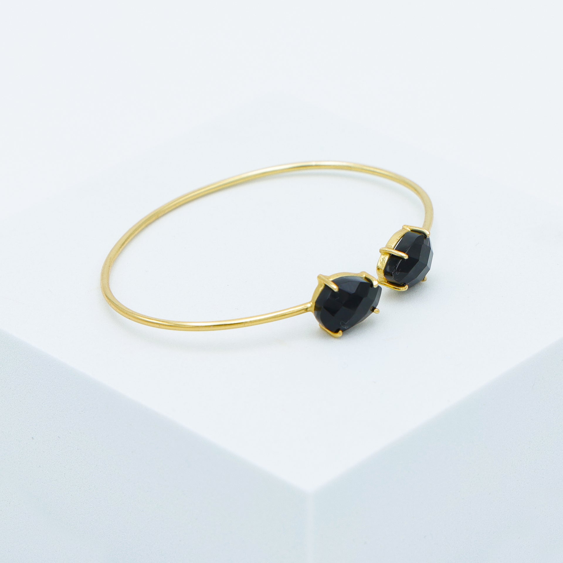 DuaBlackOnyxPearBangle_ModernGold-PlatedAgateGemstoneBracelet_6