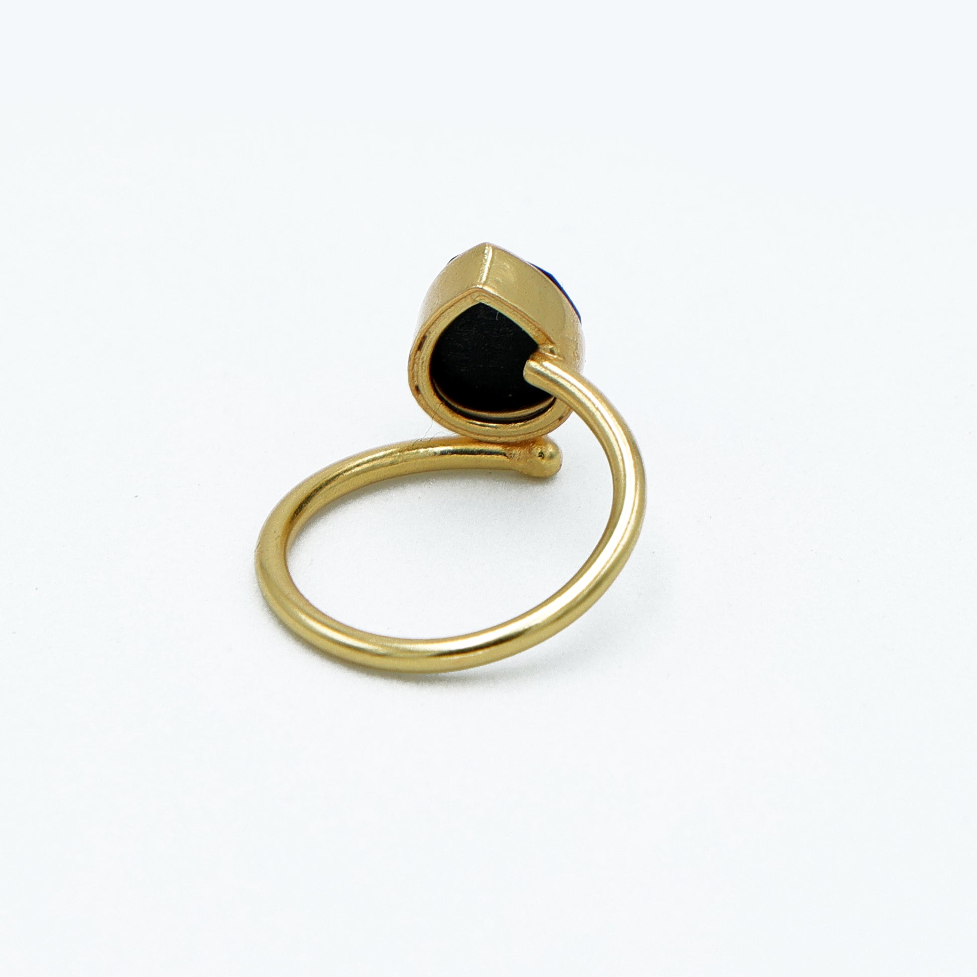 Dua Black Onyx Pear Ring – Statement Cocktail Ring, Gold-Plated Protective Jewelry - Dua Online