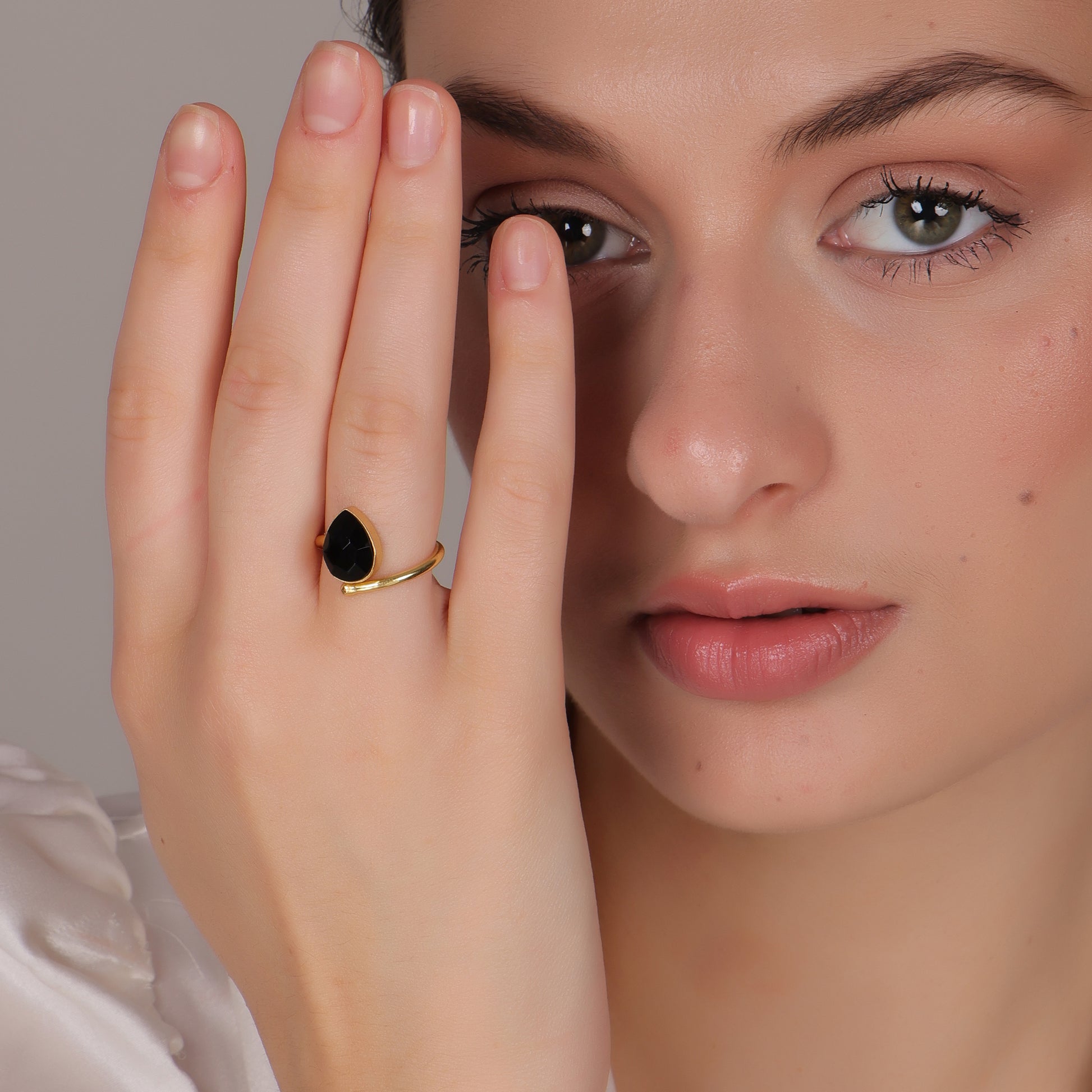 Dua Black Onyx Pear Ring – Statement Cocktail Ring, Gold-Plated Protective Jewelry - Dua Online