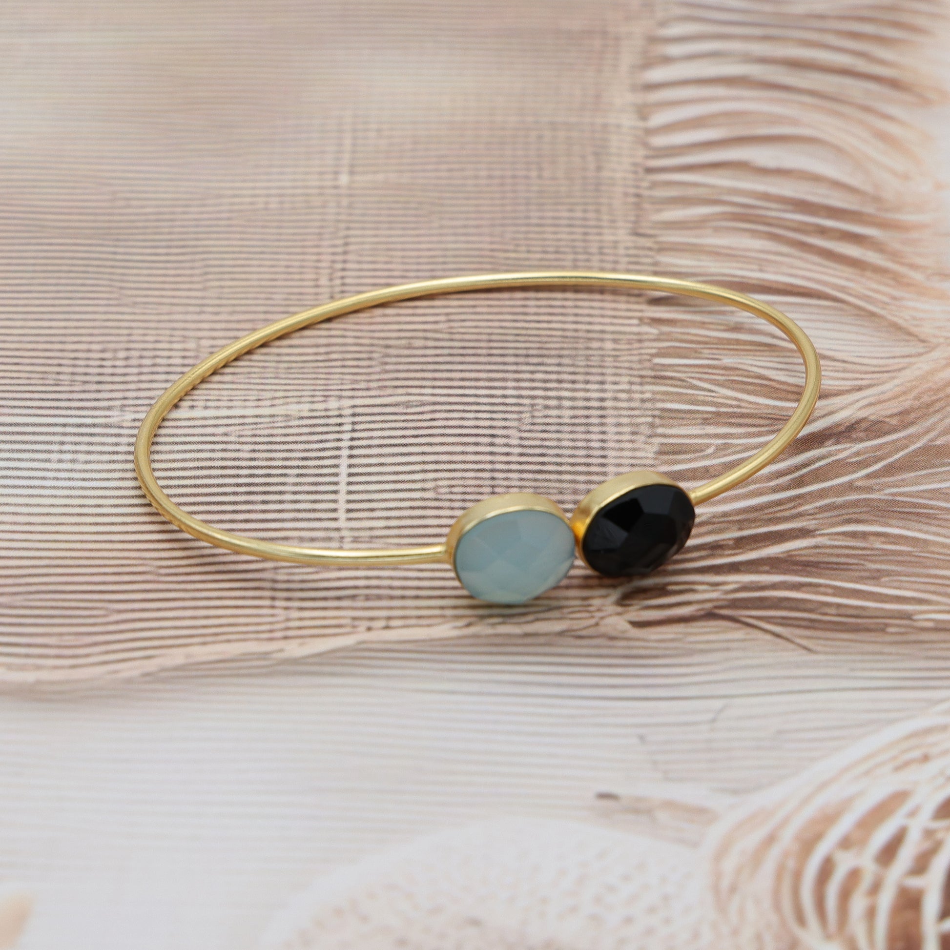 DuaBlueCalcedony_BlackOnyxBangle_ElegantGold