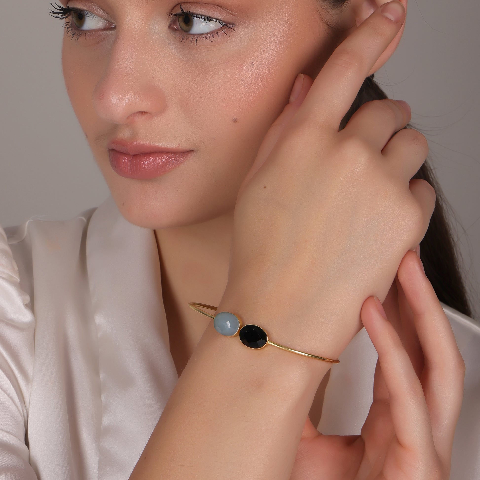 DuaBlueCalcedony_BlackOnyxBangle_ElegantGold