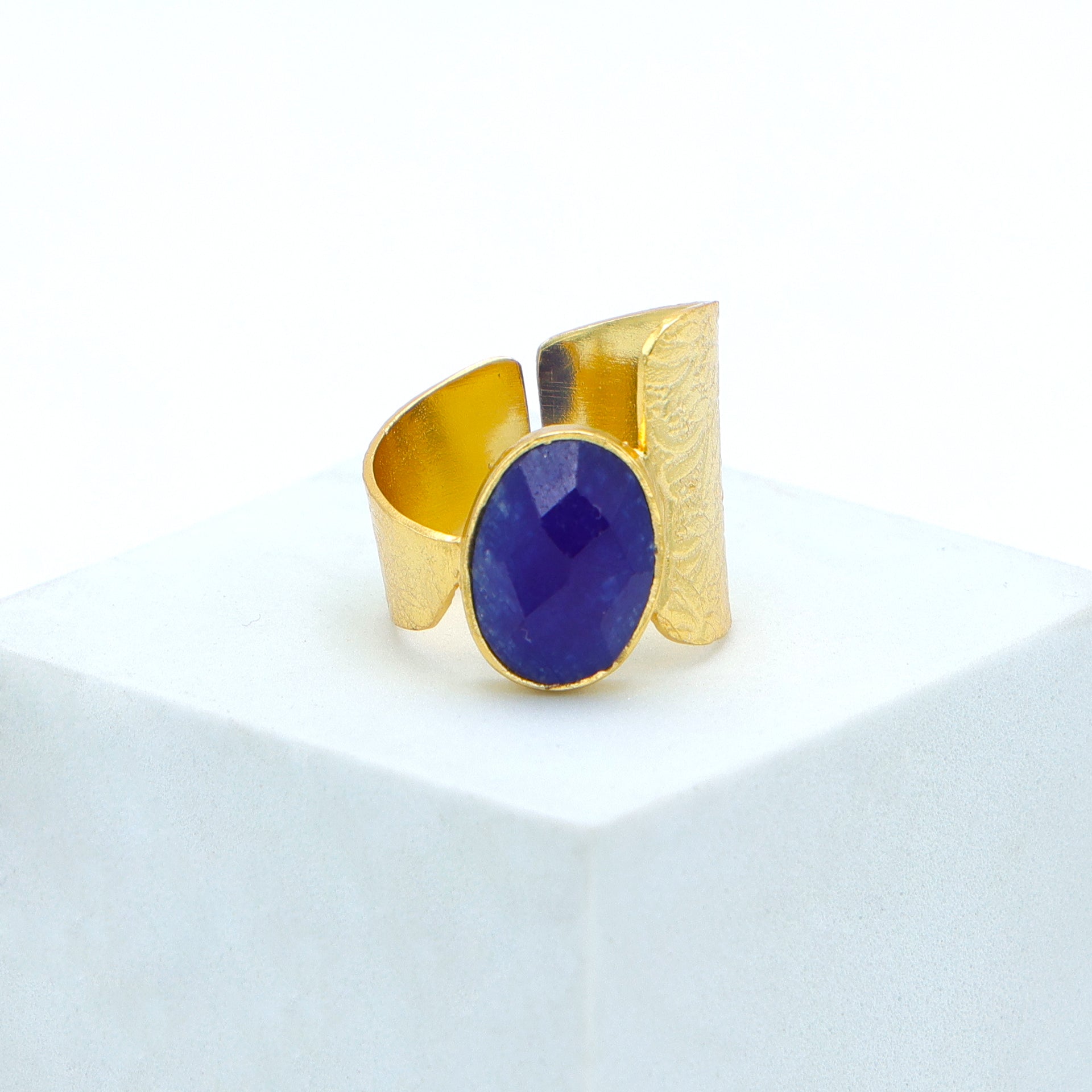 Dua Blue Jade Ring – Vibrant Blue Gemstone Adjustable Gold Ring - Dua Online