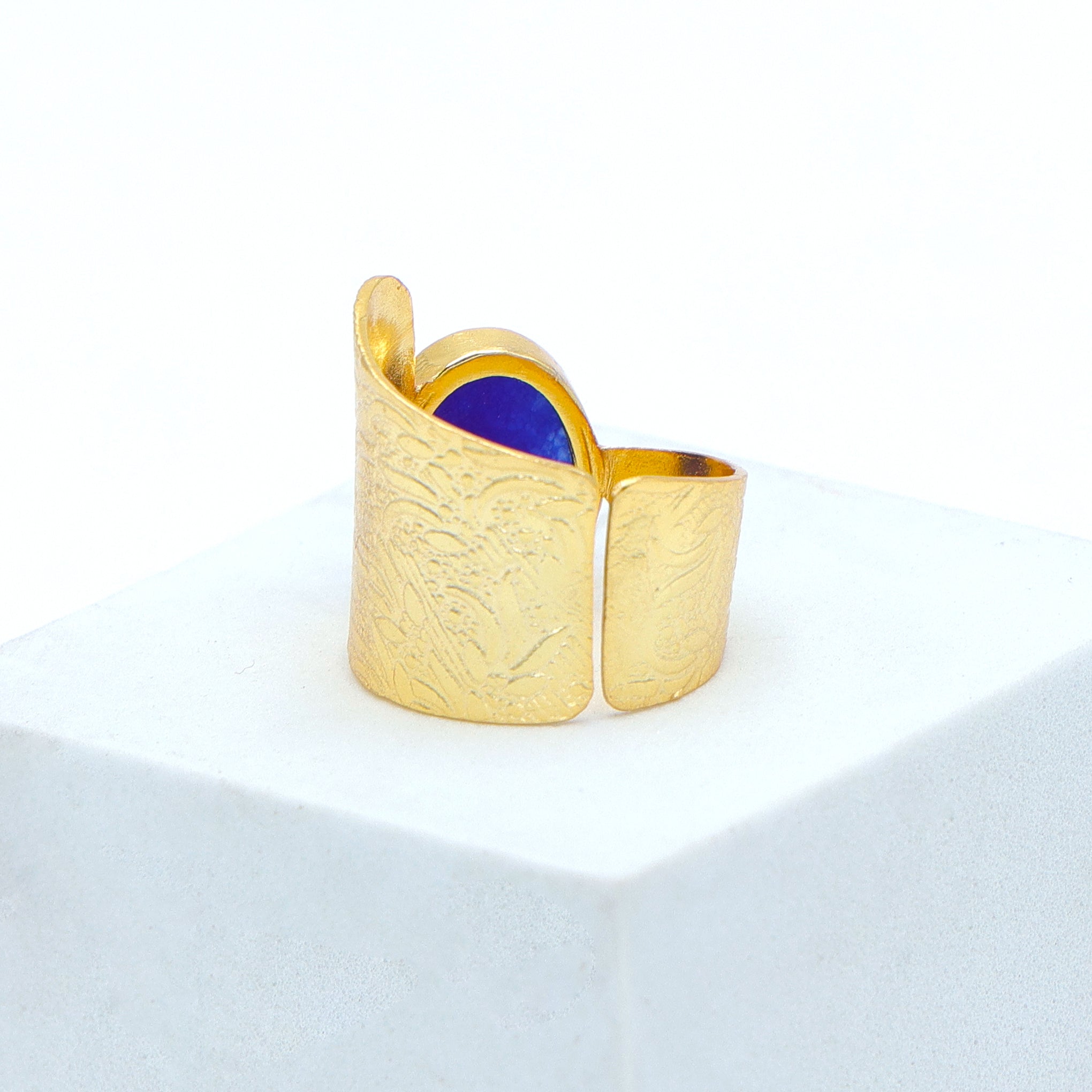Dua Blue Jade Ring – Vibrant Blue Gemstone Adjustable Gold Ring - Dua Online