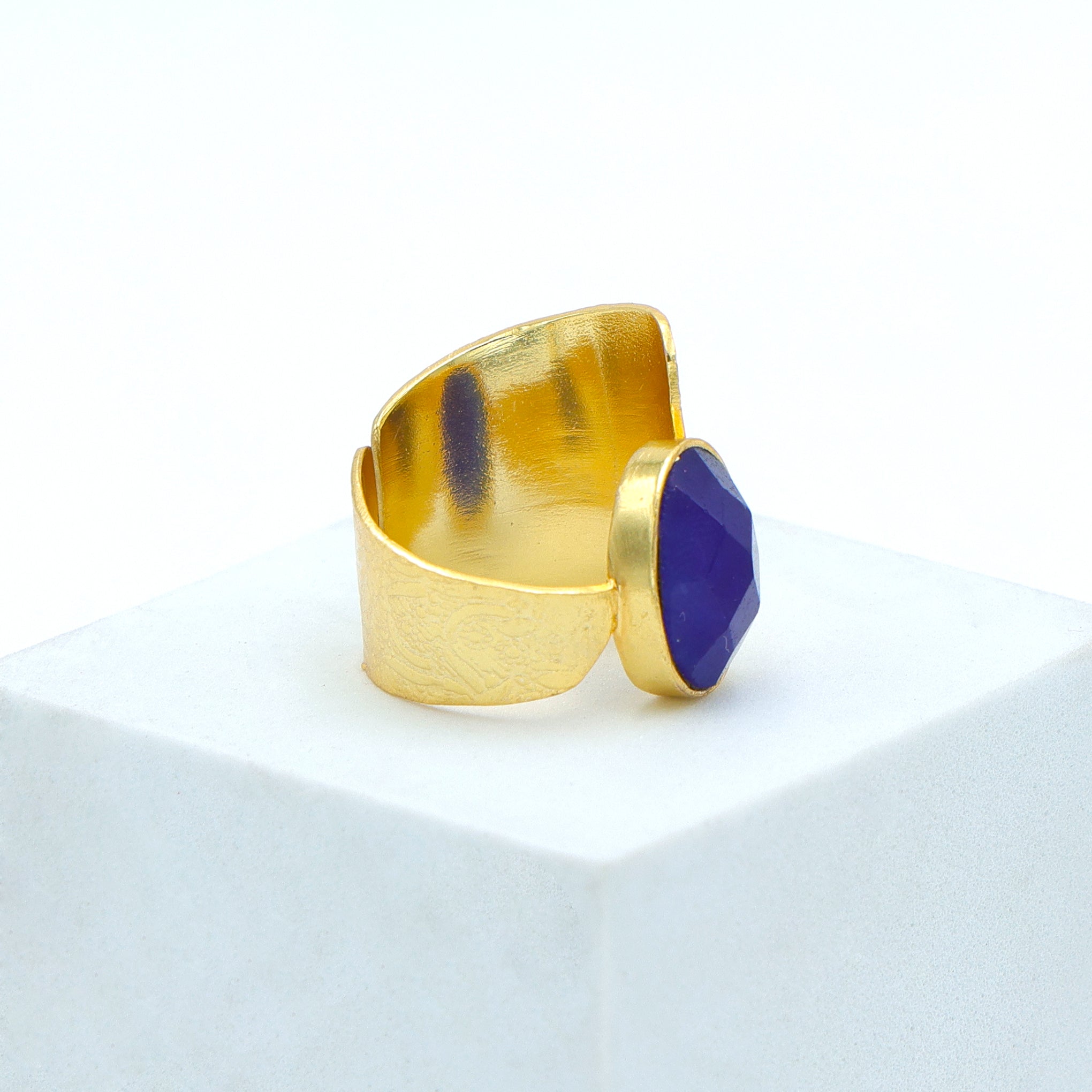 Dua Blue Jade Ring – Vibrant Blue Gemstone Adjustable Gold Ring - Dua Online