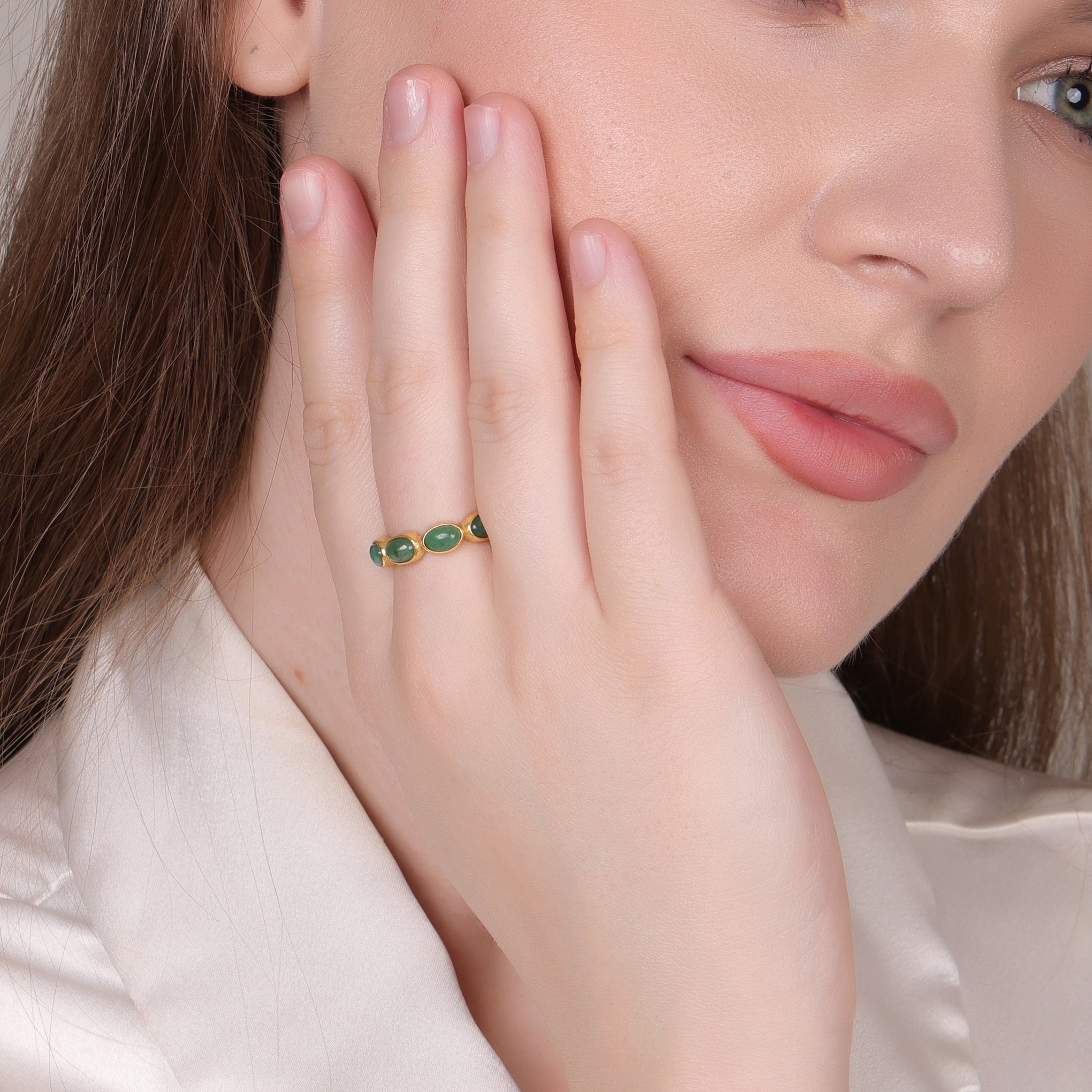 Dua Emerald Gold-Plated Adjustable Oval Ring – Green Gemstone Elegant Jewelry for Women