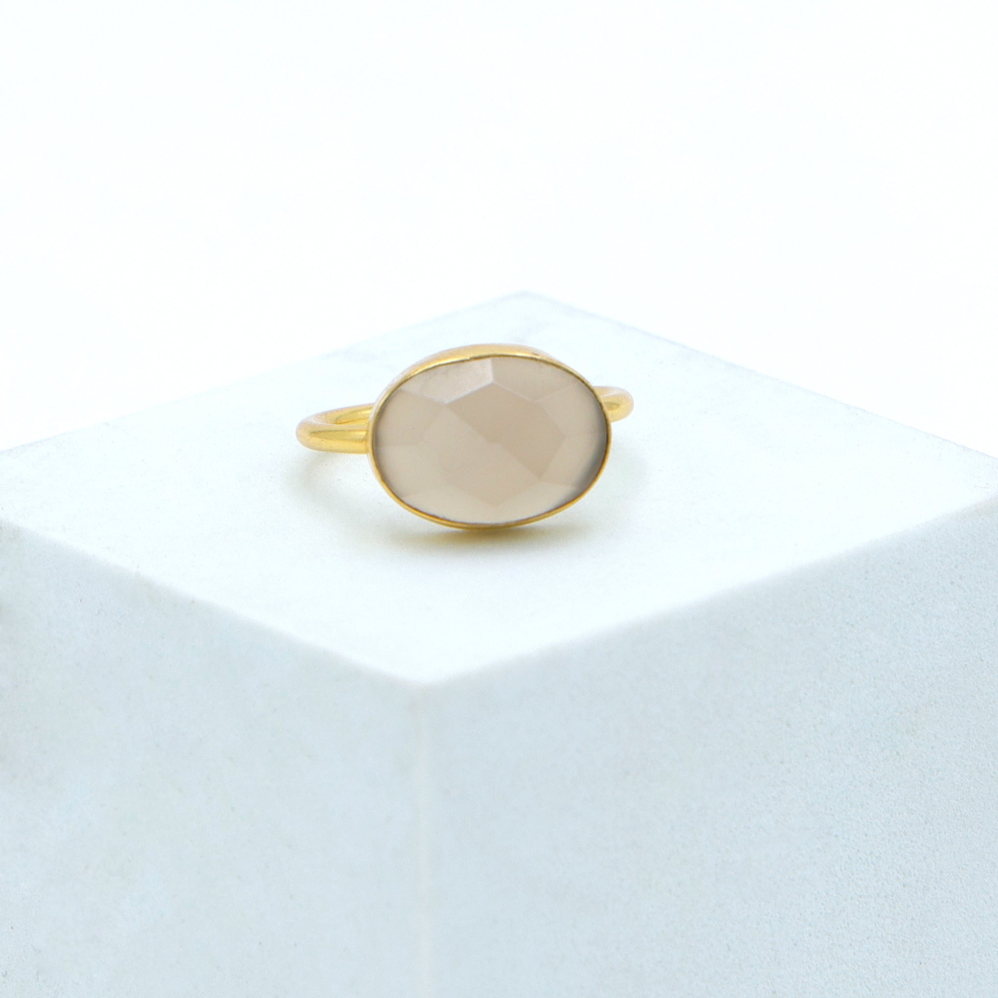 Dua Gray Moonstone Ring – Mystical Moonstone Gemstone Jewelry - Dua Online