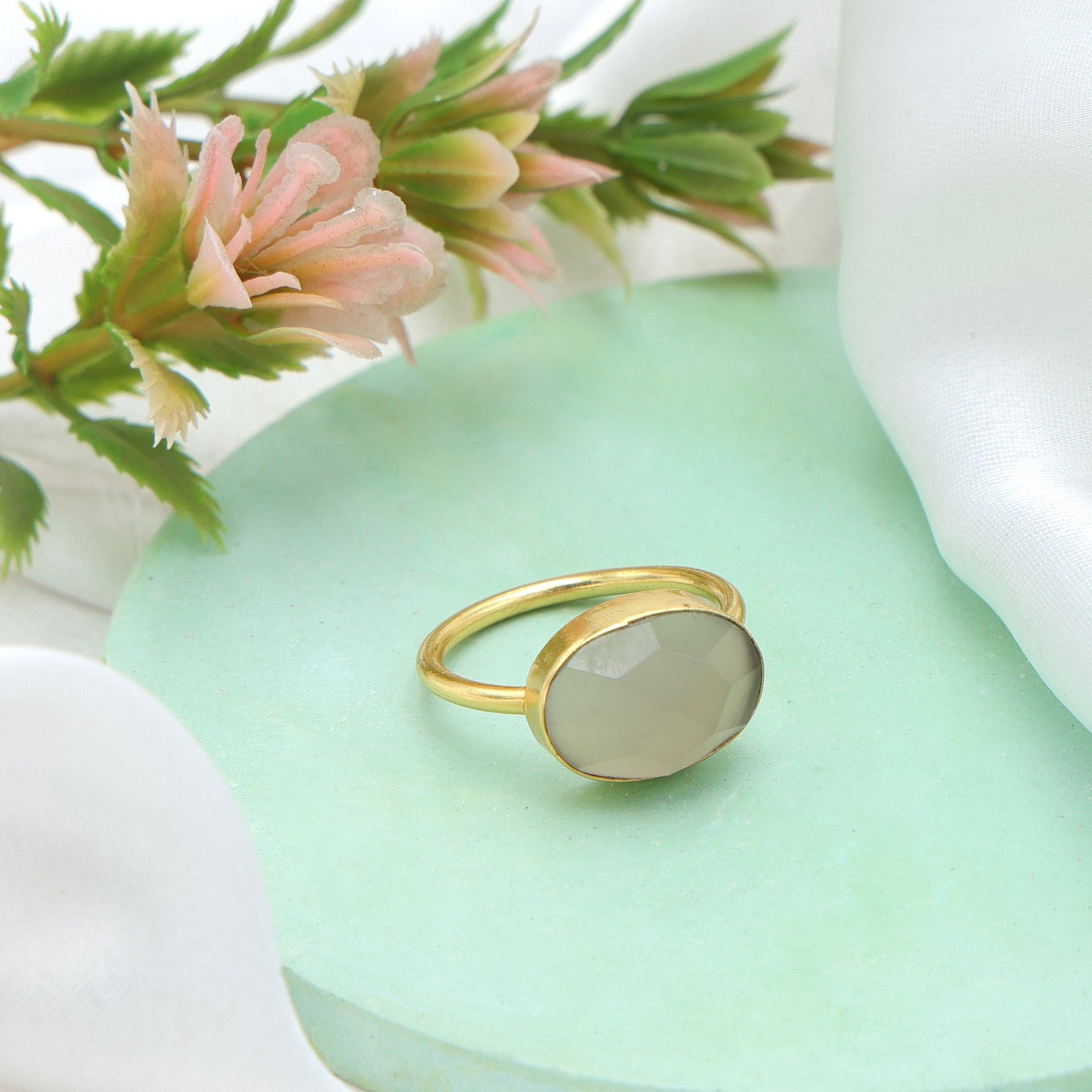 Dua Gray Moonstone Ring – Mystical Moonstone Gemstone Jewelry - Dua Online