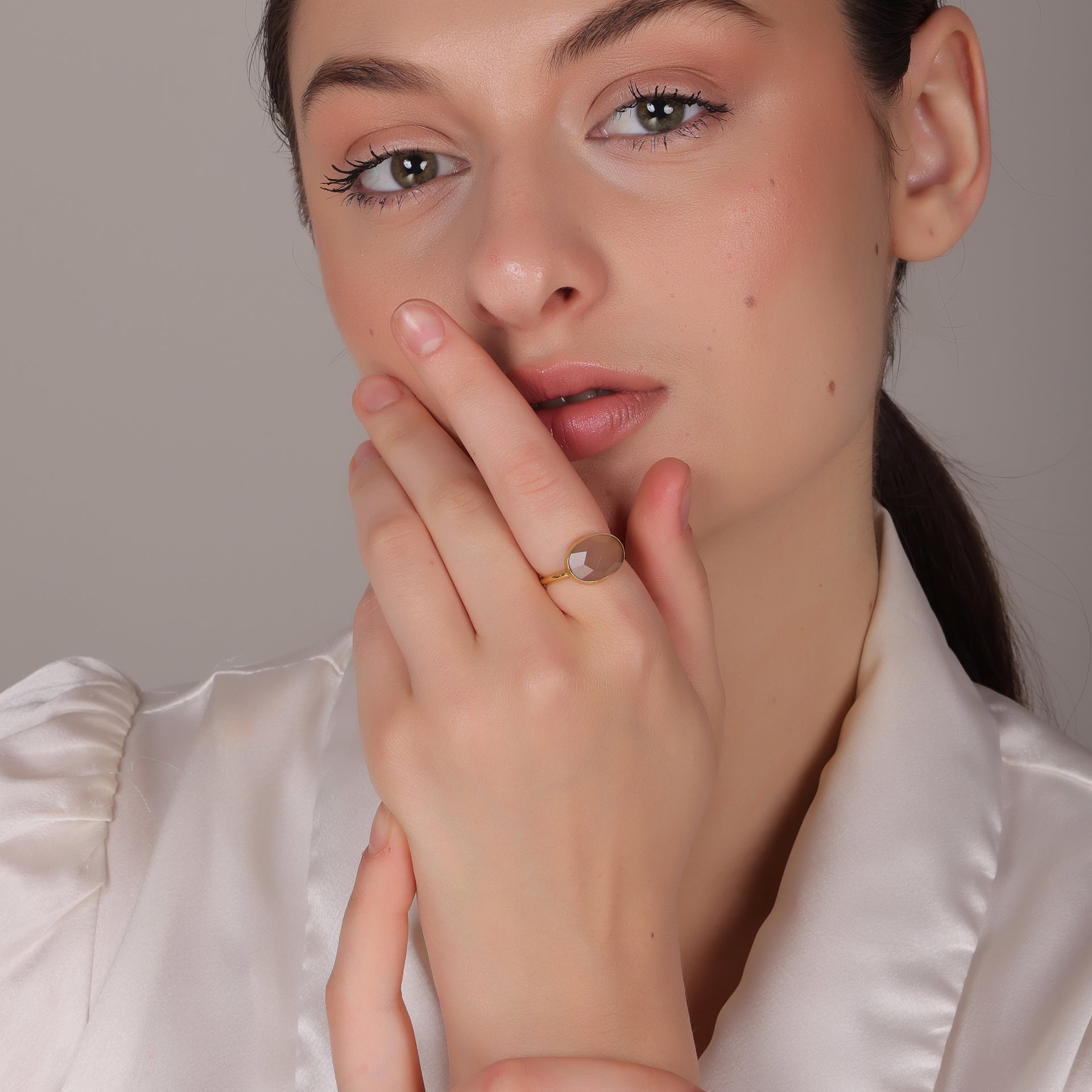 Dua Gray Moonstone Ring – Mystical Moonstone Gemstone Jewelry - Dua Online