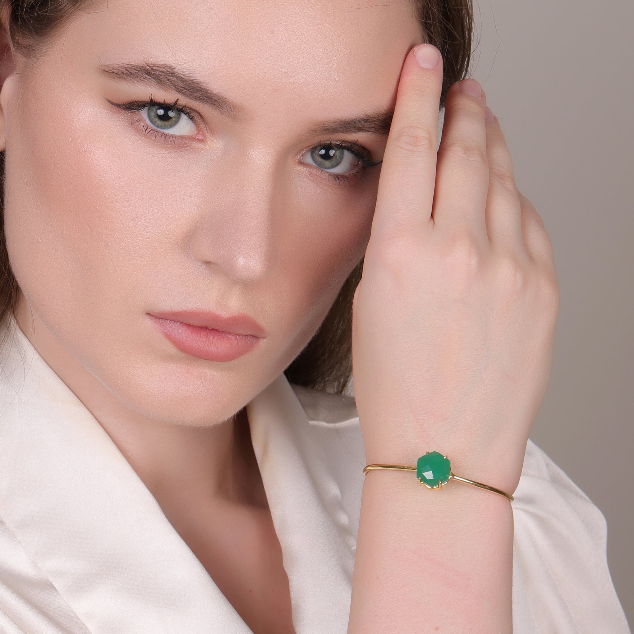 Dua Green Onyx Gold-Plated Bangle Bracelet – Elegant Natural Gemstone Jewelry for Women