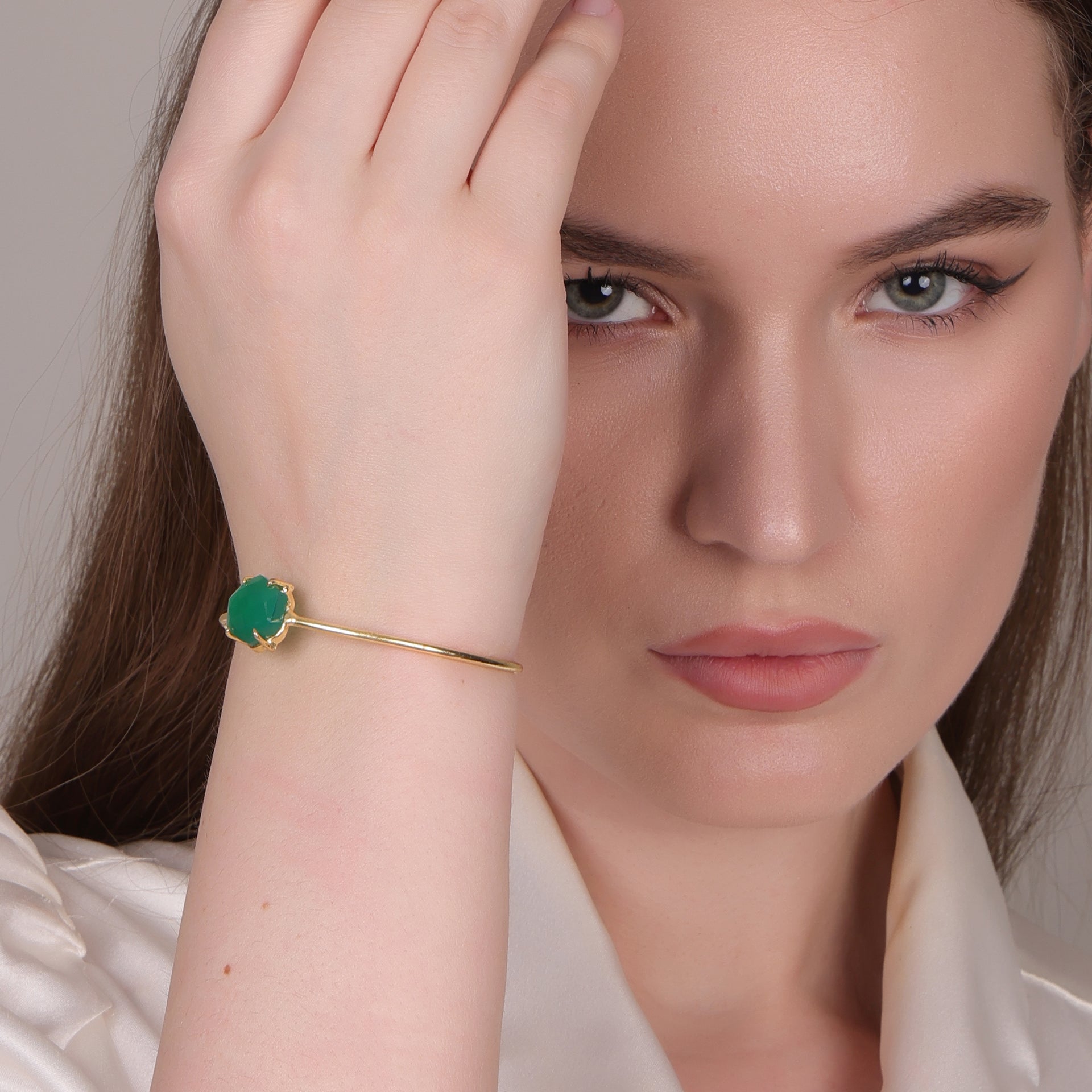Dua Green Onyx Gold-Plated Bangle Bracelet – Elegant Natural Gemstone Jewelry for Women