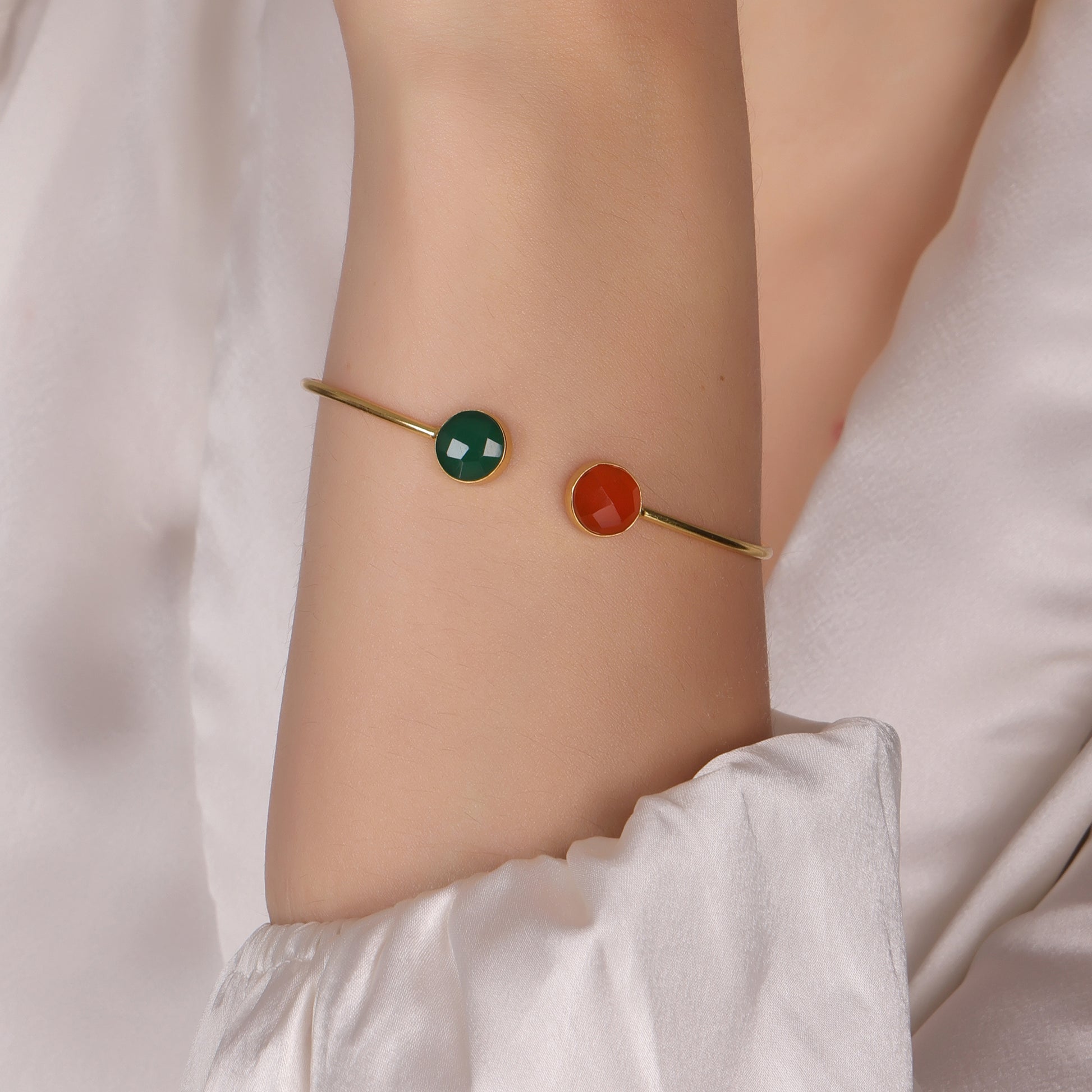 DuaGreenOnyx_CarnelianCalcedonyBangle_StunningMulticolorGold-PlatedBracelet_3