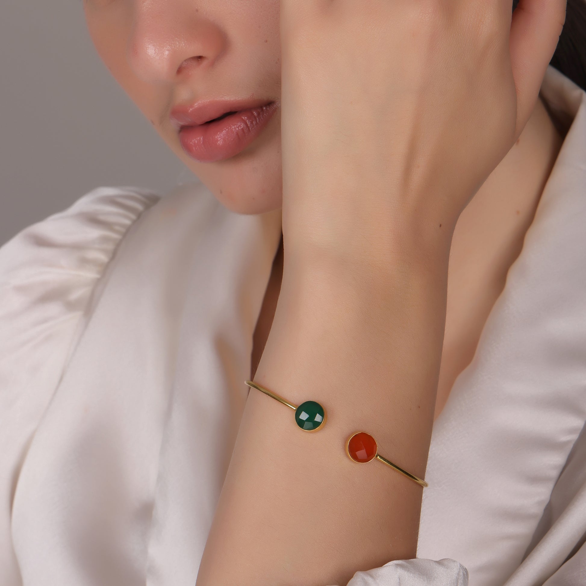 DuaGreenOnyx_CarnelianCalcedonyBangle_StunningMulticolorGold-PlatedBracelet