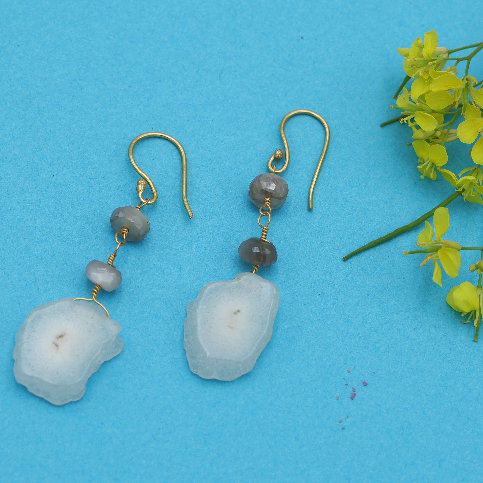DuaGreyMoonstoneandSolarQuartzEarrings_HandmadeGold-PlatedElegantJewelry_6