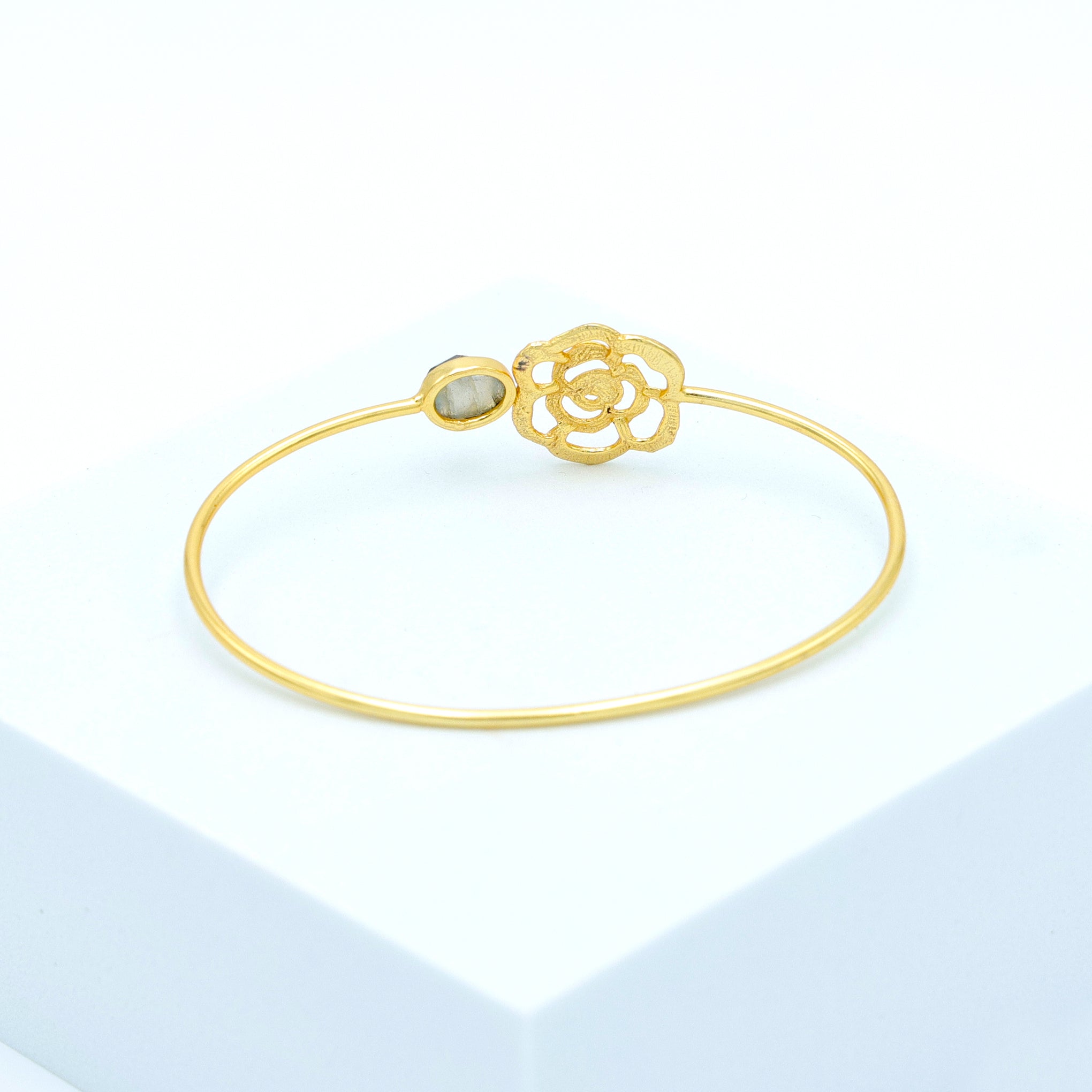 Dua Labradorite Flower Bangle – Chic Grey Gold-Plated Gemstone Bracelet - Dua Online