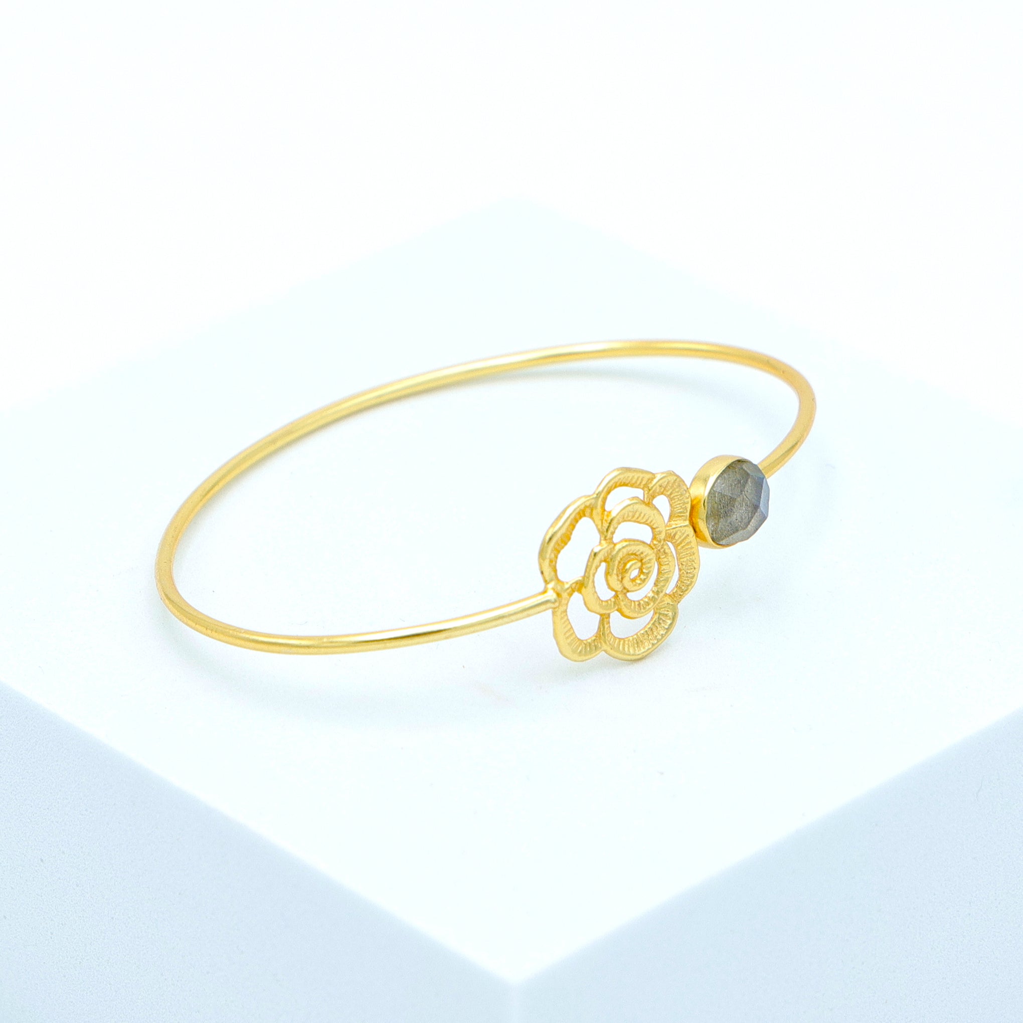 Dua Labradorite Flower Bangle – Chic Grey Gold-Plated Gemstone Bracelet - Dua Online