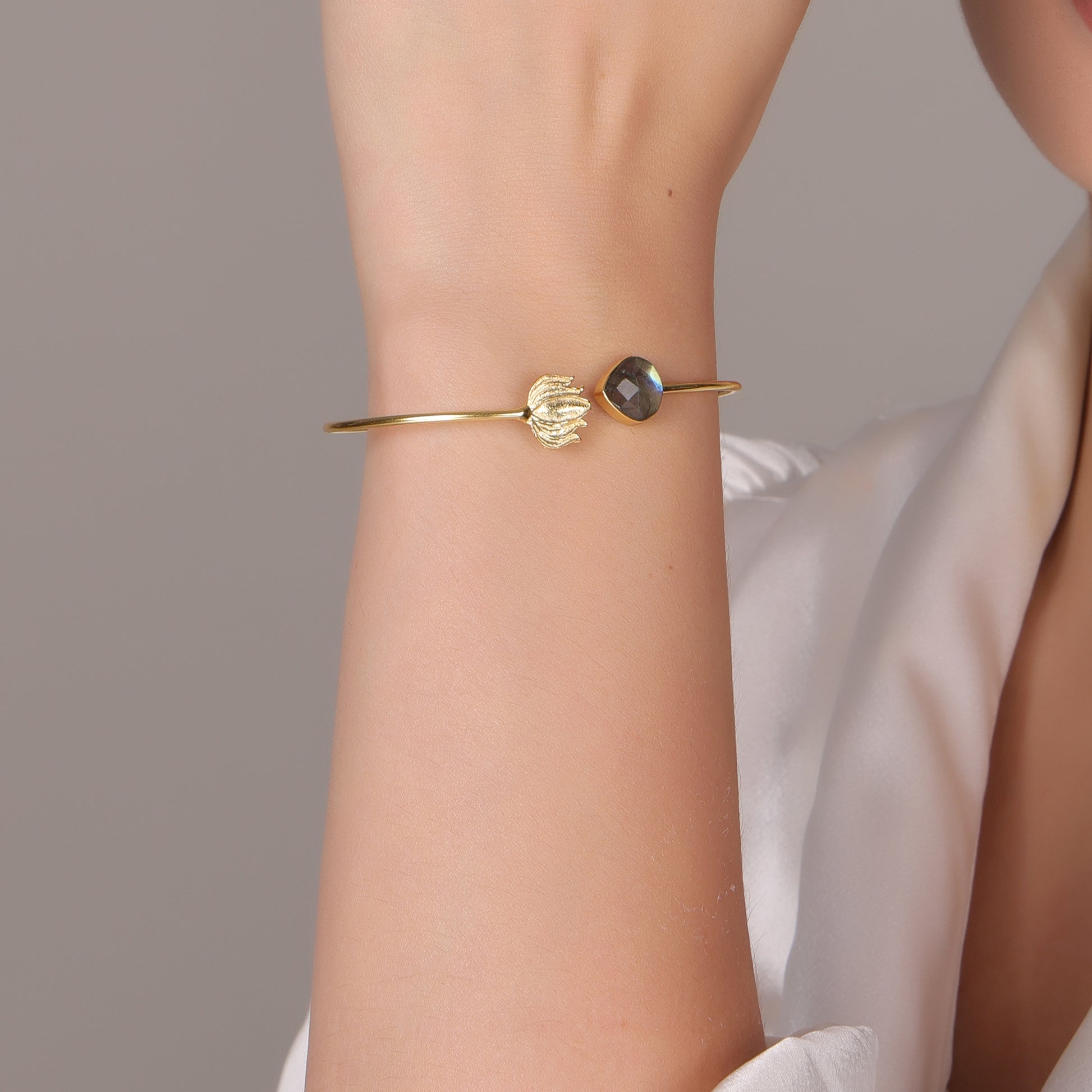 Dua Labradorite Lotus Bangle – Elegant Grey Gold-Plated Gemstone Bracelet - Dua Online