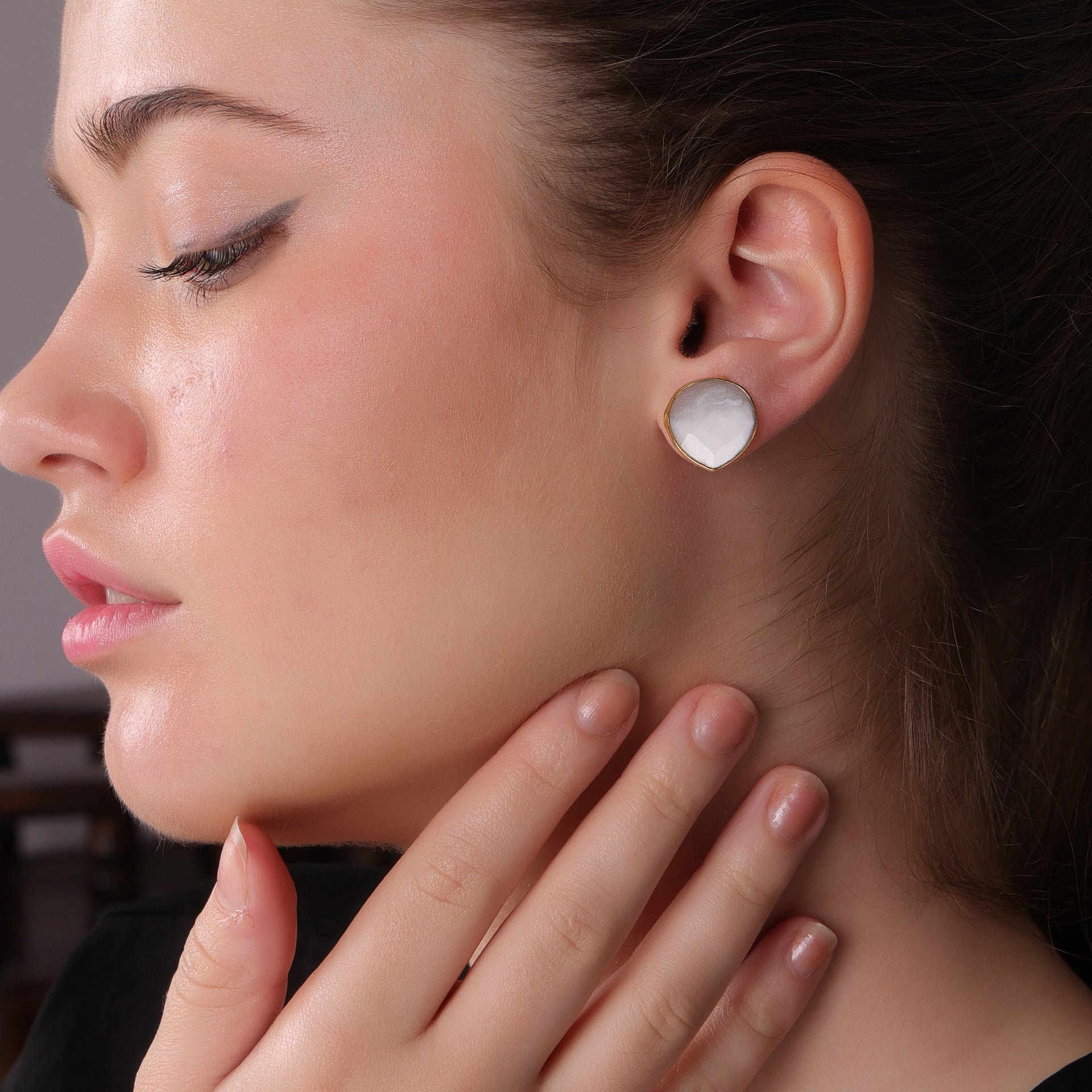 DuaLaceAgateHeartStudEarrings_HandcraftedGold-PlatedUniqueJewelry_5