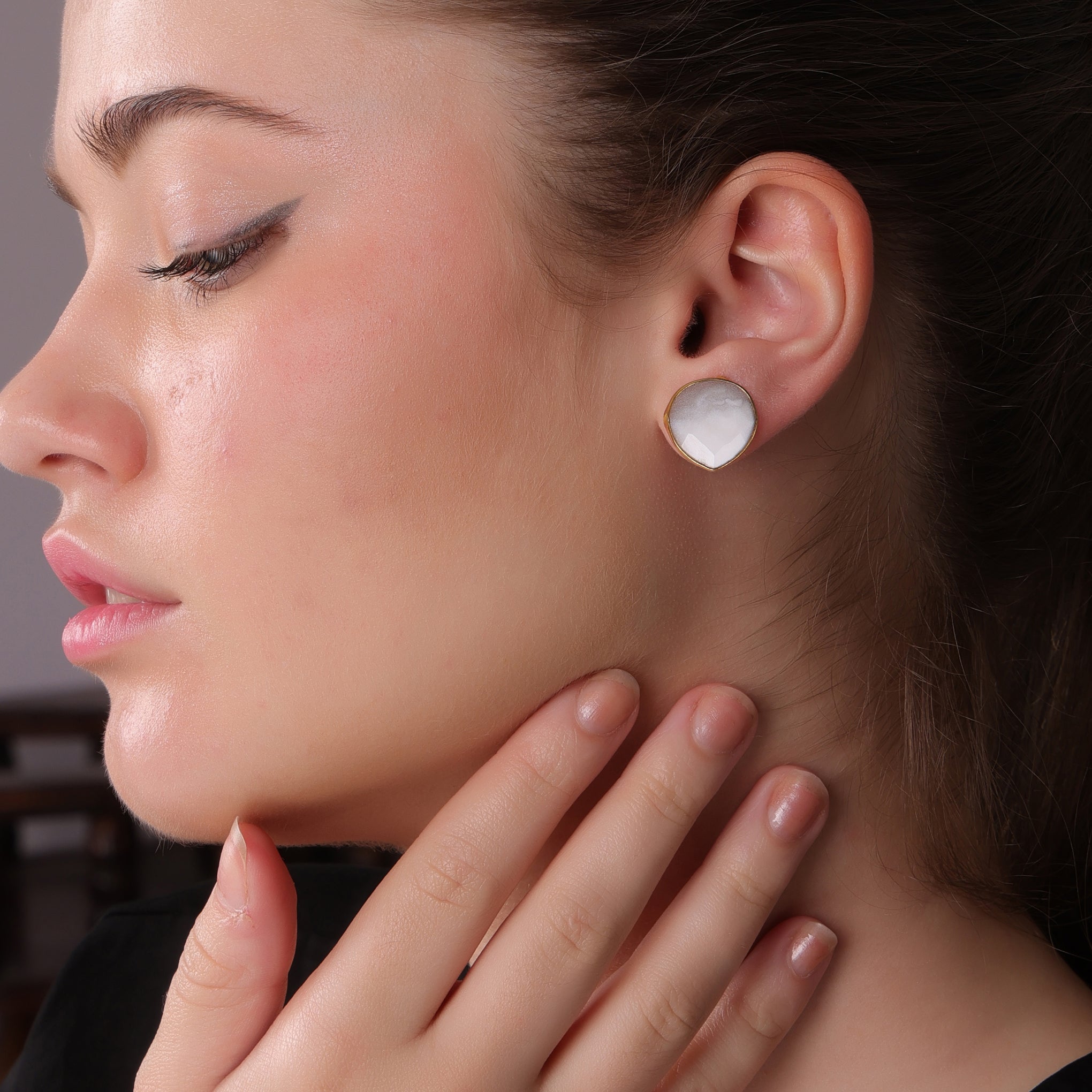DuaLaceAgateHeartStudEarrings_HandcraftedGold-PlatedUniqueJewelry_5