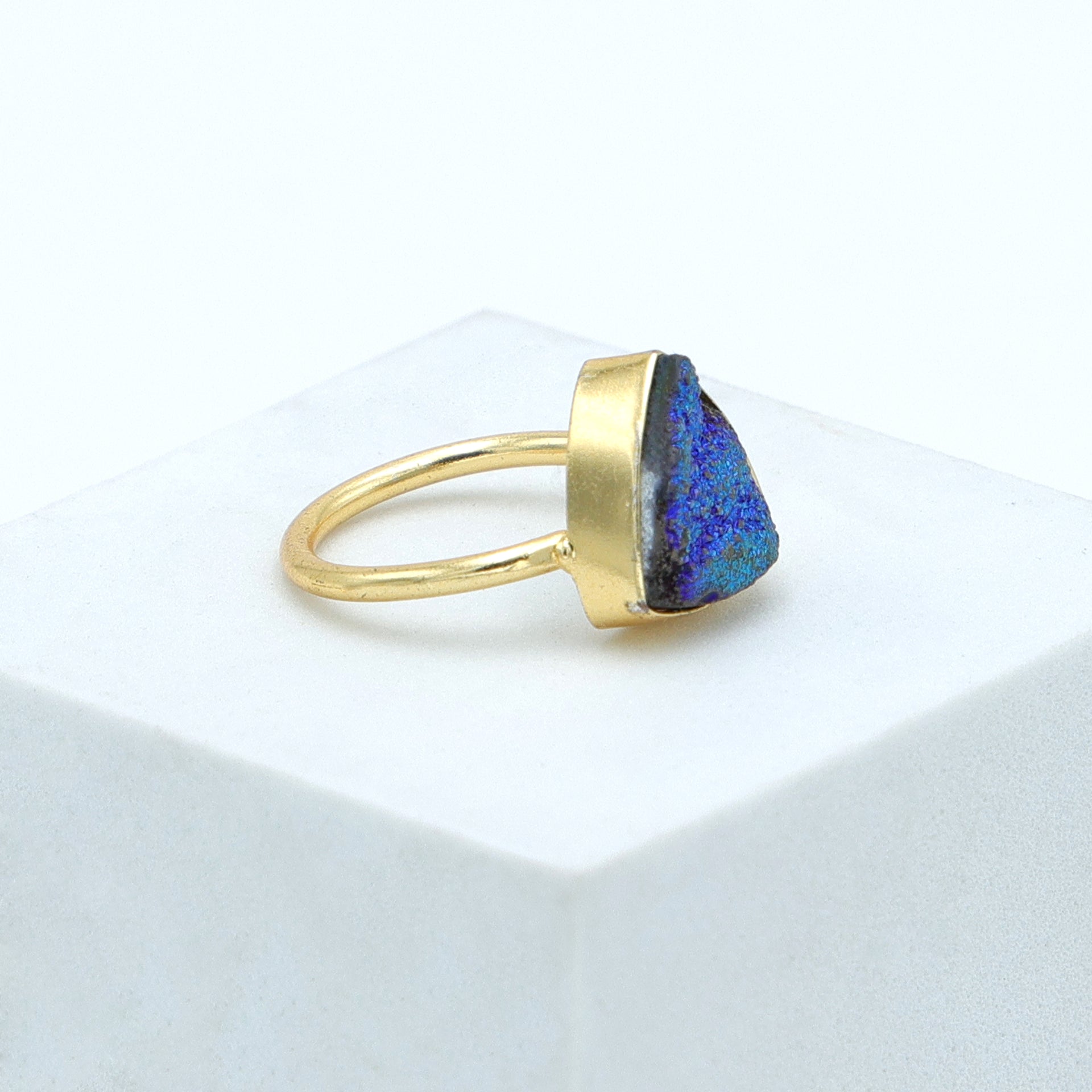 Dua Peacock Drusy Trillion Ring – Unique Multicolor Gemstone Statement Jewelry - Dua Online