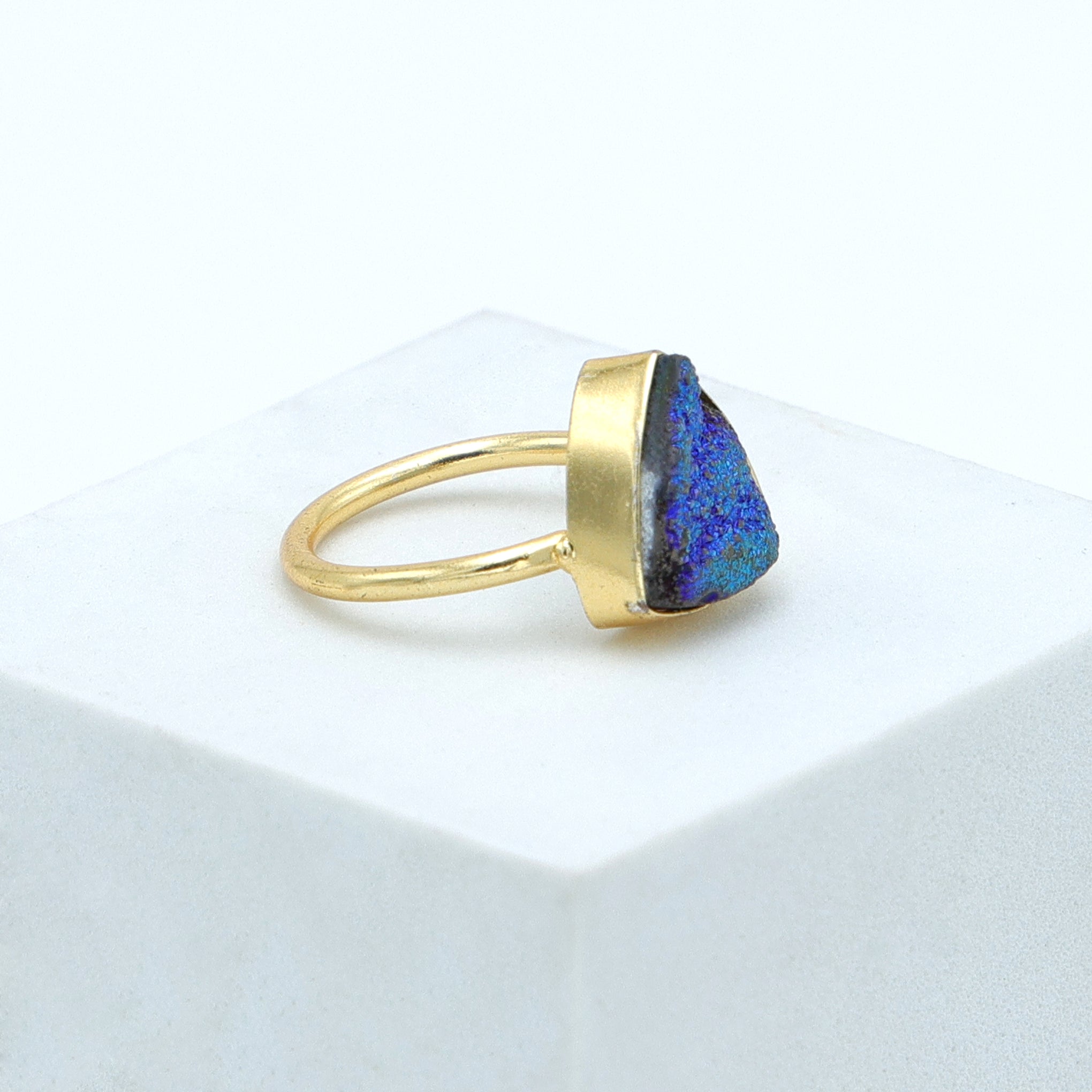 Dua Peacock Drusy Trillion Ring – Unique Multicolor Gemstone Statement Jewelry - Dua Online