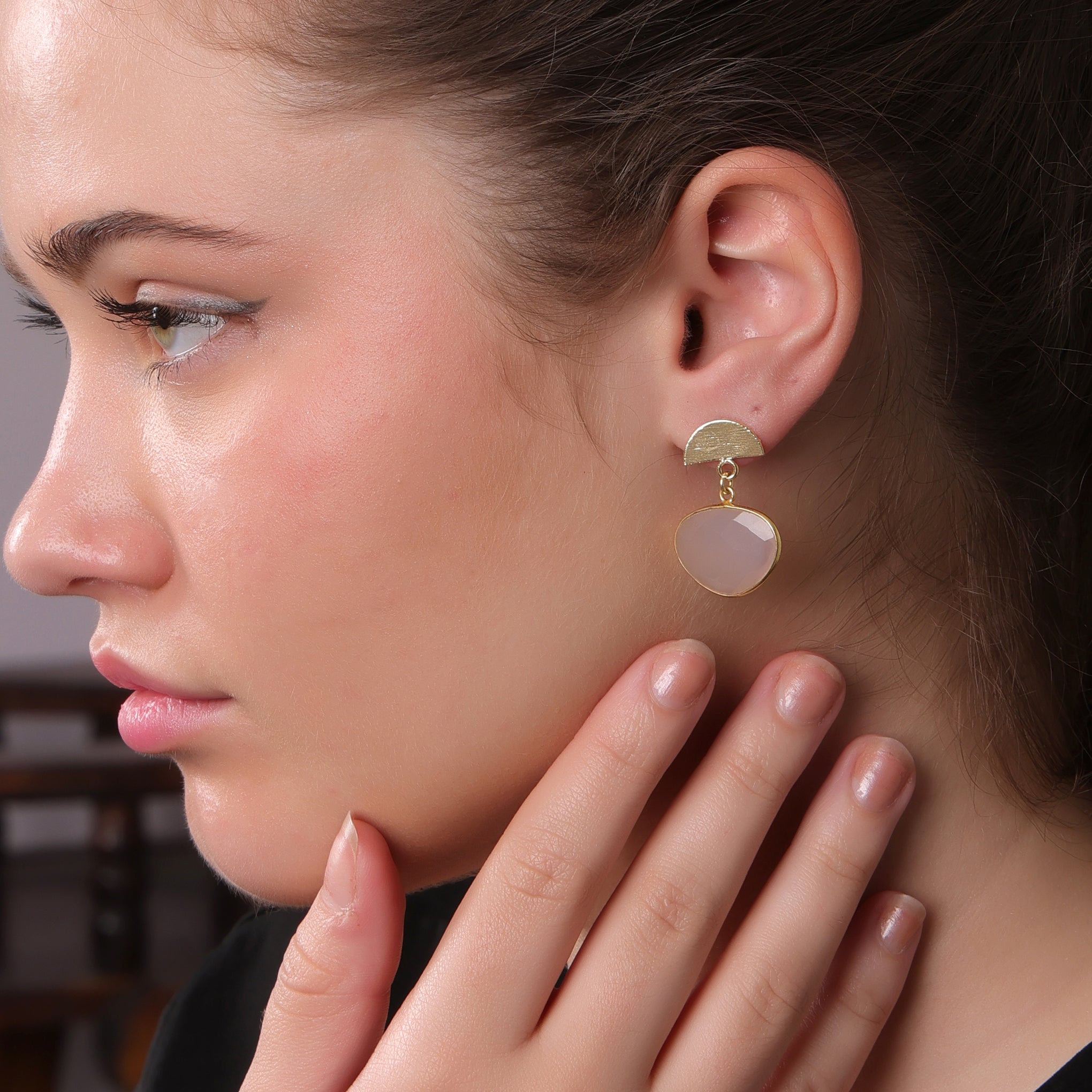DuaPinkChalcedonyHorizontalOvalEarrings_HandmadeGold-PlatedElegantJewelry
