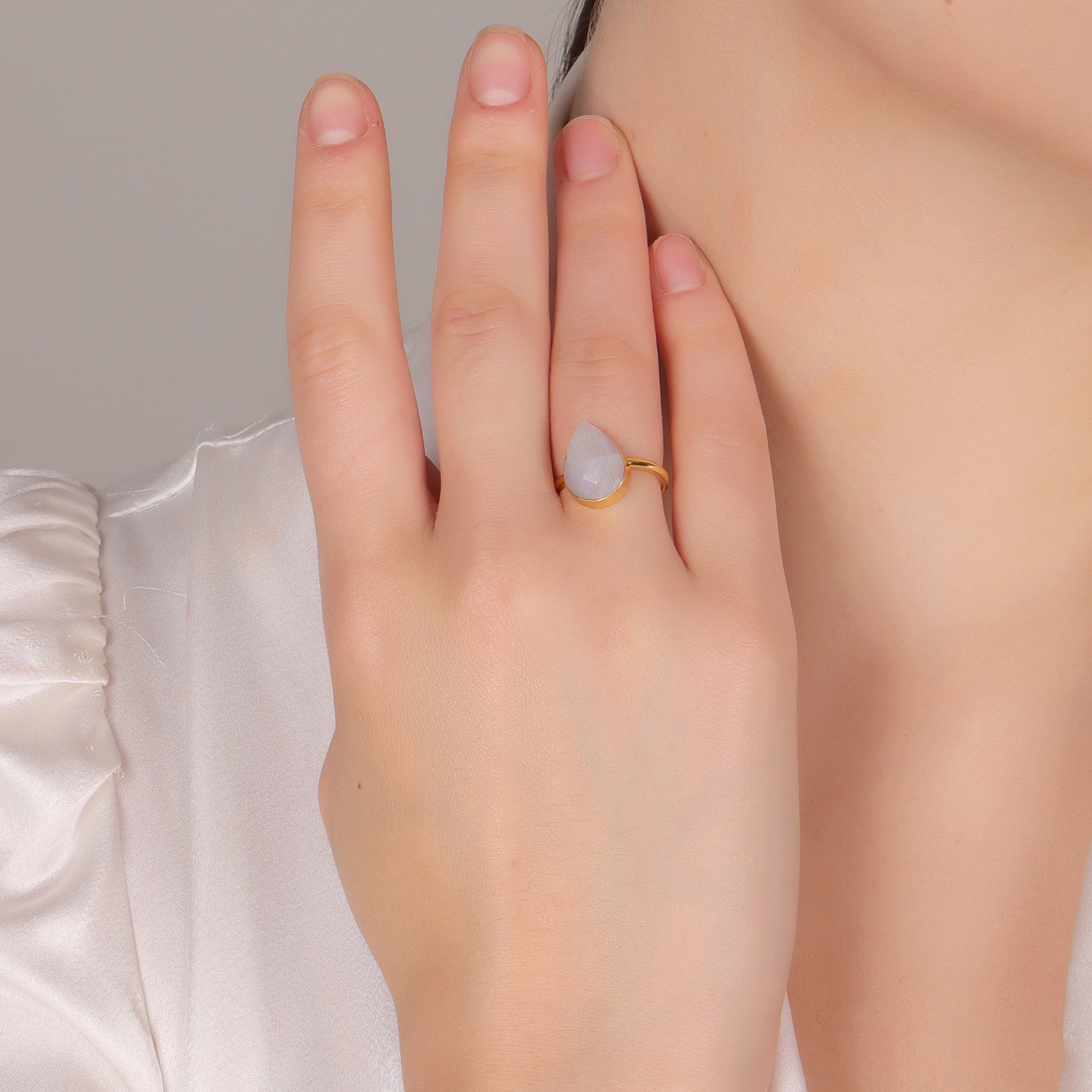 Dua Rainbow Moonstone Pear Ring – Ethereal White Crystal Ring - Dua Online