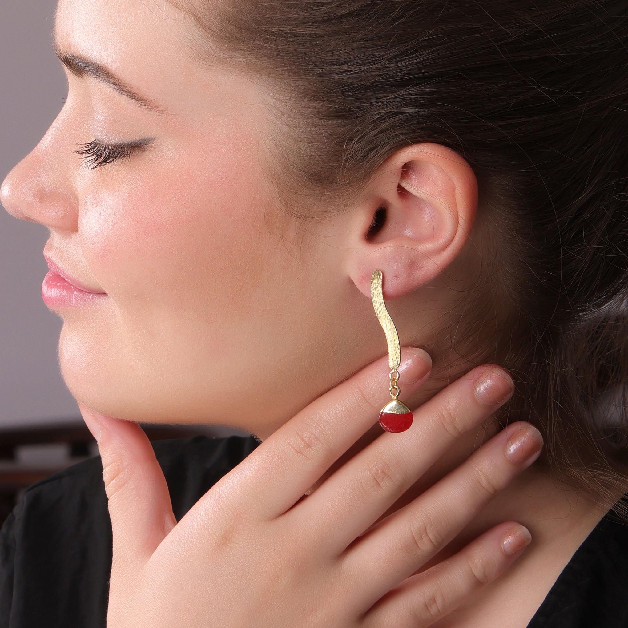 DuaRedJadeHeartEarrings_HandmadeGold-PlatedElegantJewelry_2