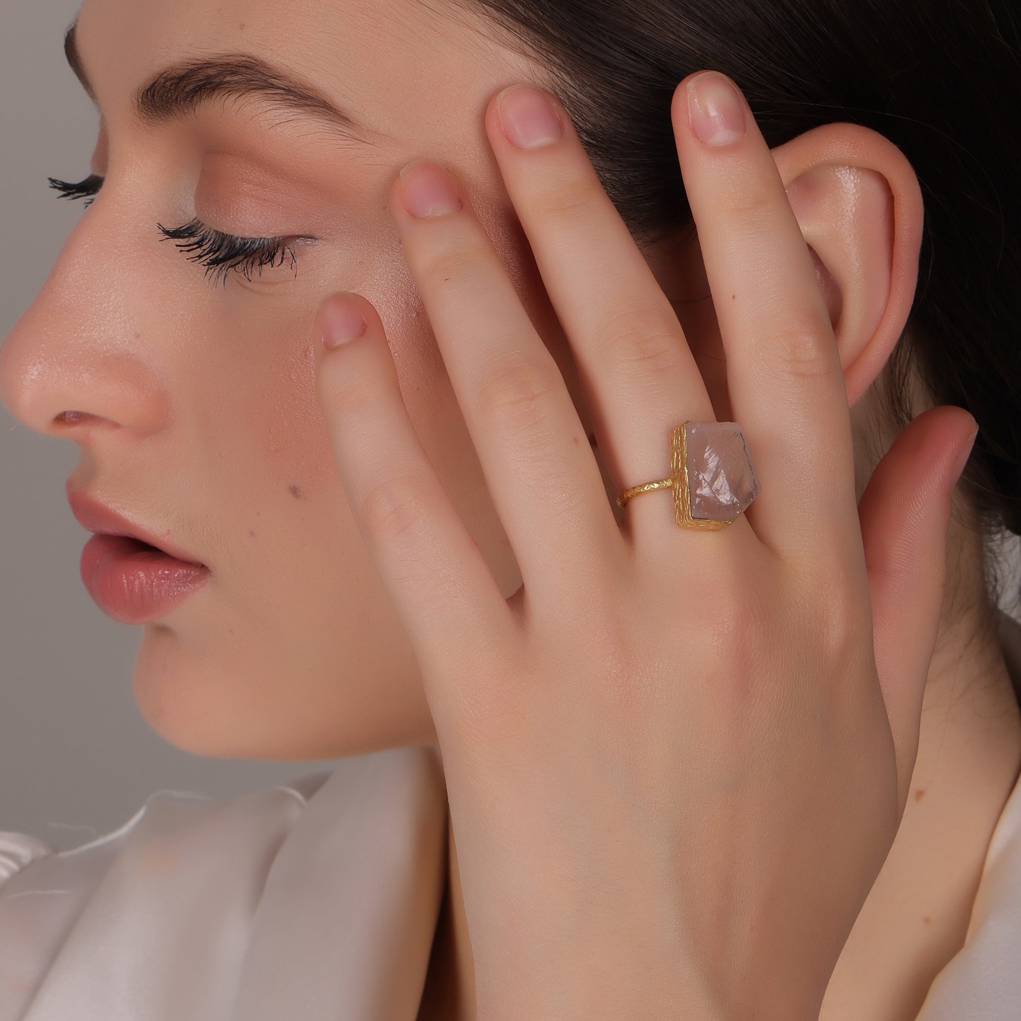 Dua Rose Quartz Unshape Ring – Chic Pink Gemstone Love Ring - Dua Online