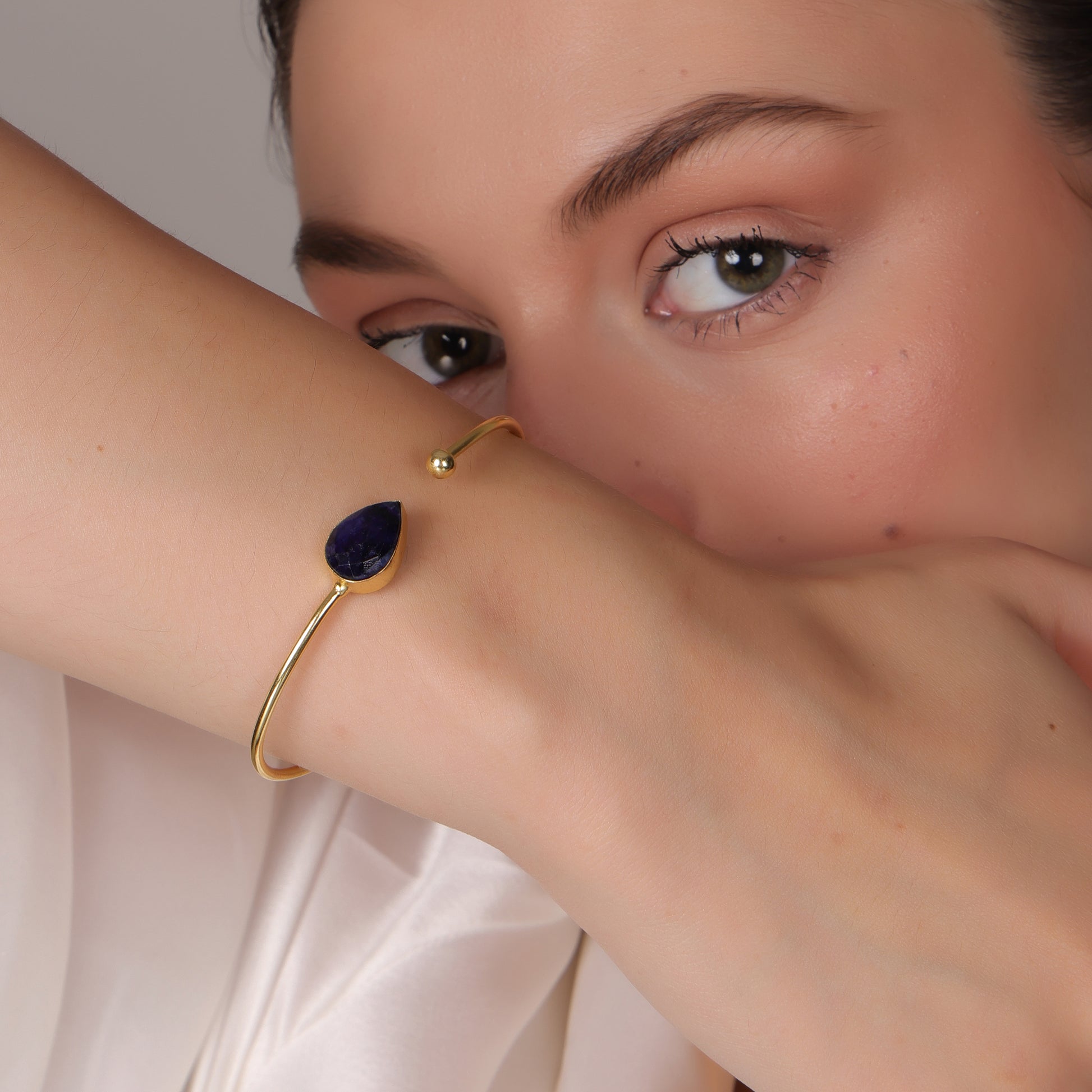 Dua Sapphire Quartz Blue Jade Gold-Plated Bangle – Luxury Gemstone Bracelet - Dua Online