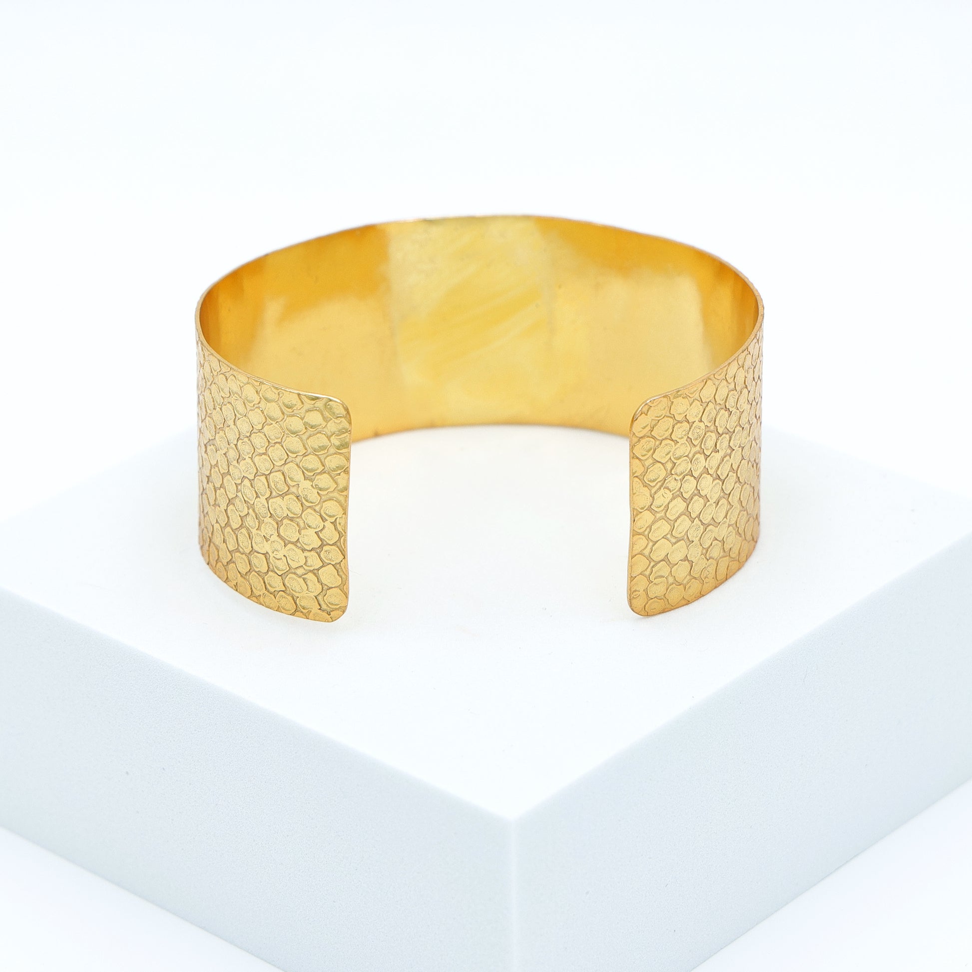 DuaSolarQuartzBangle_BlueGold-PlatedLuxuryGemstoneBracelet_2