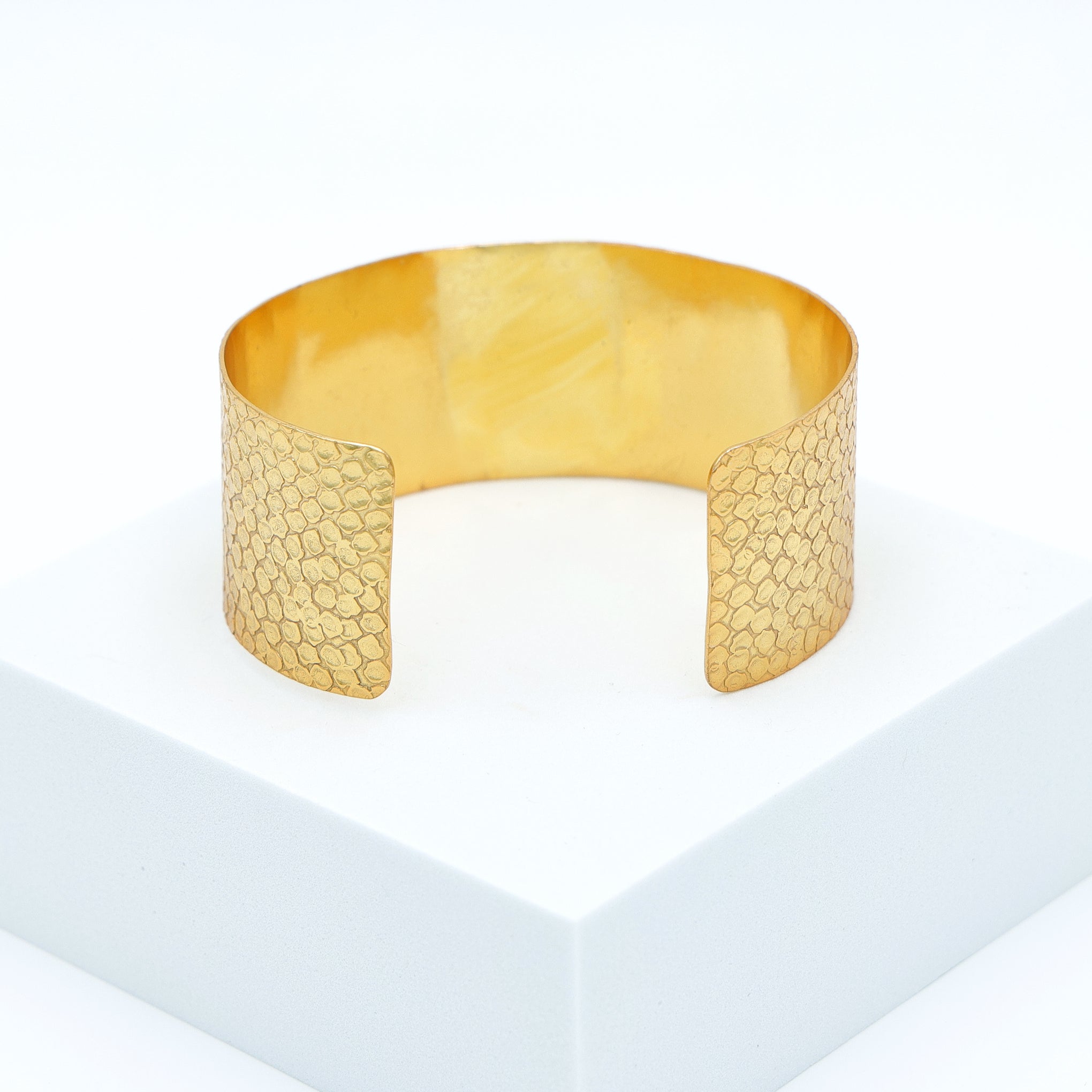 DuaSolarQuartzBangle_BlueGold-PlatedLuxuryGemstoneBracelet_2