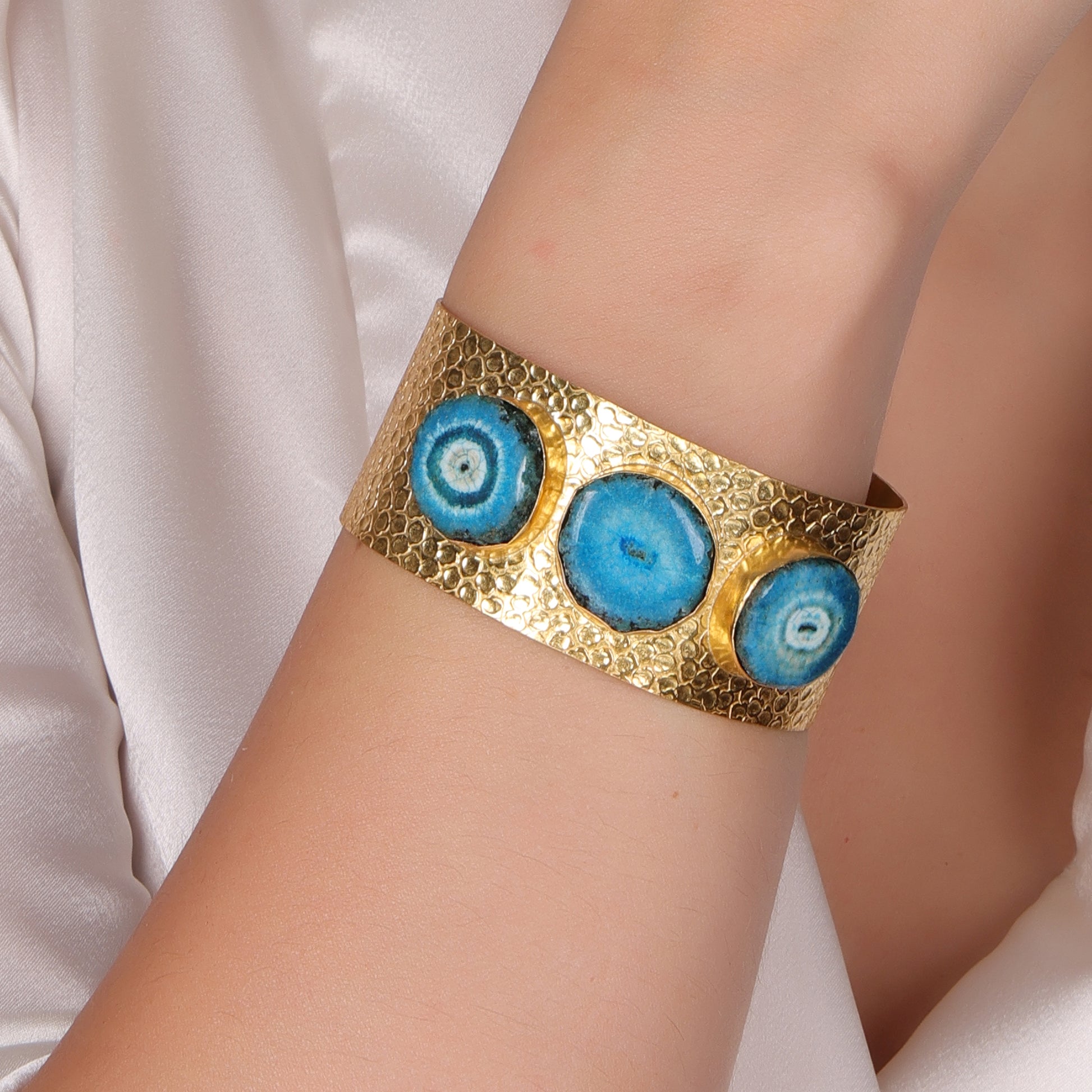 DuaSolarQuartzBangle_BlueGold-PlatedLuxuryGemstoneBracelet_4