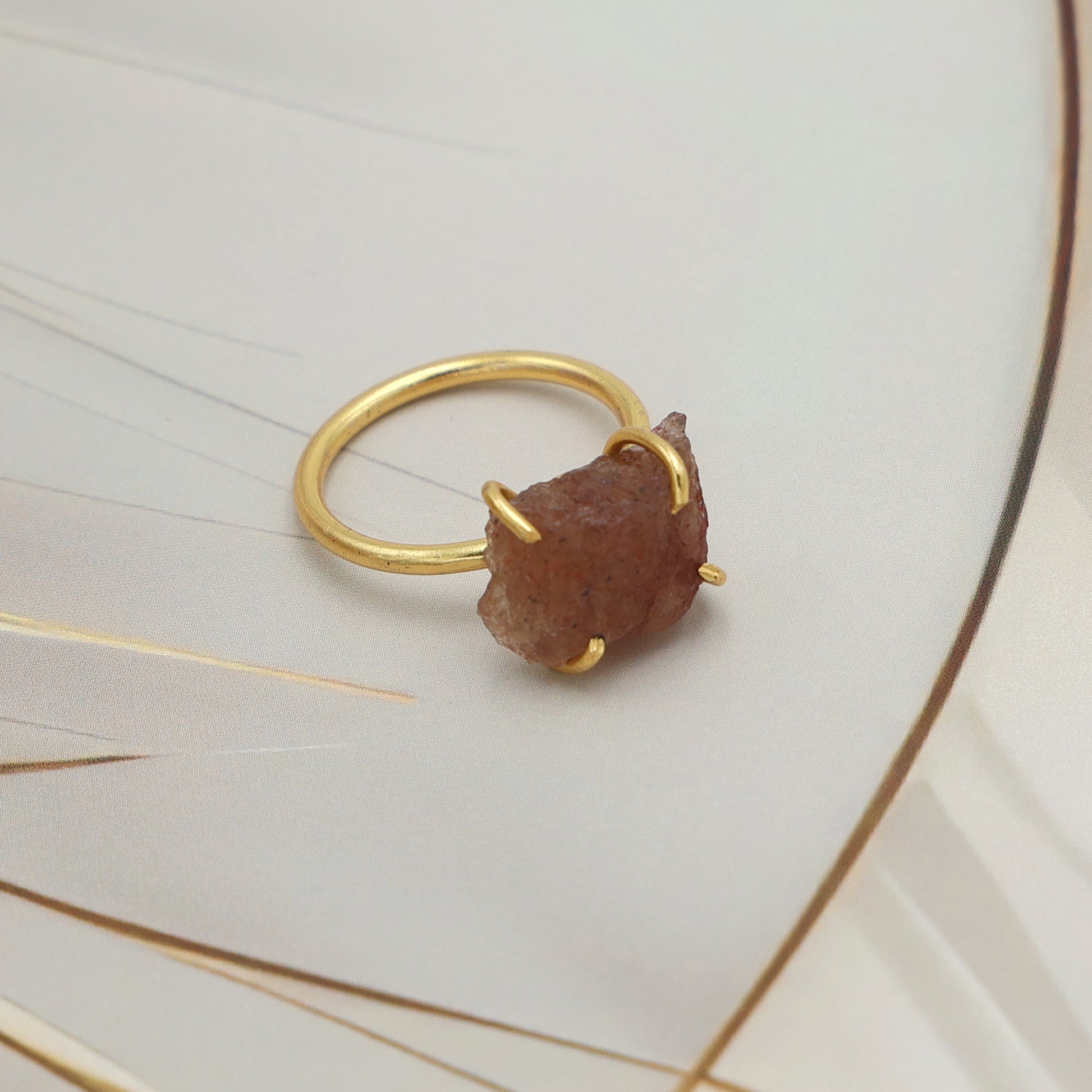 Dua Strawberry Quartz Rough Ring – Raw Gemstone Adjustable Gold Ring - Dua Online